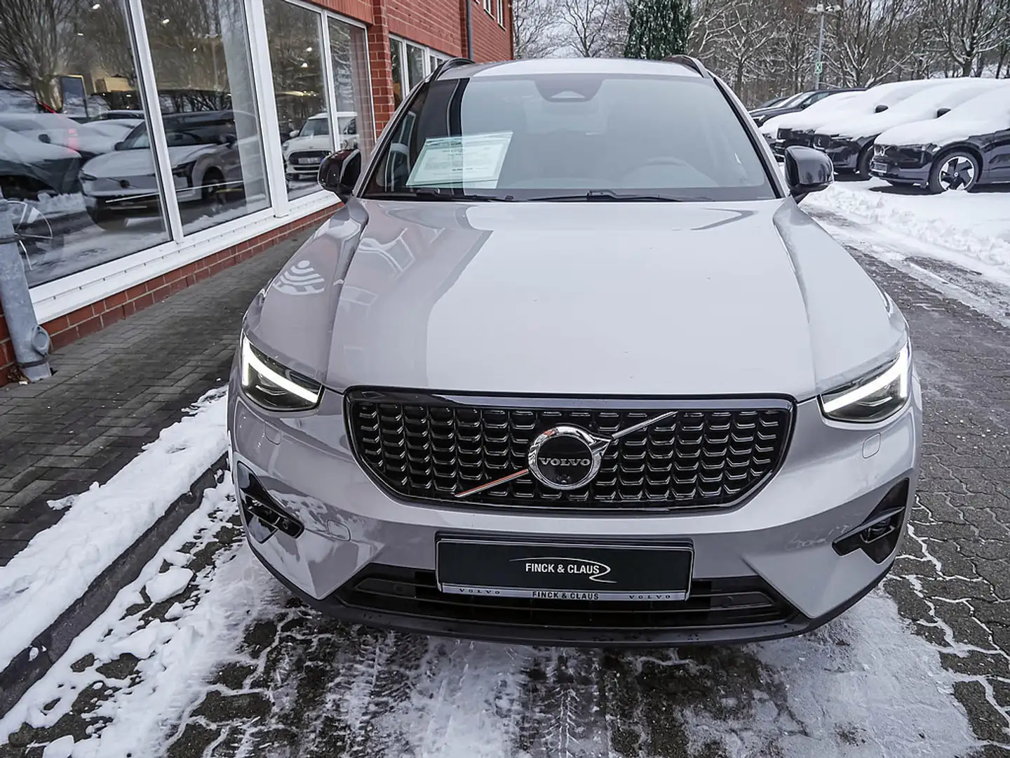 Volvo XC40 B3 Plus Dark Silber - 2