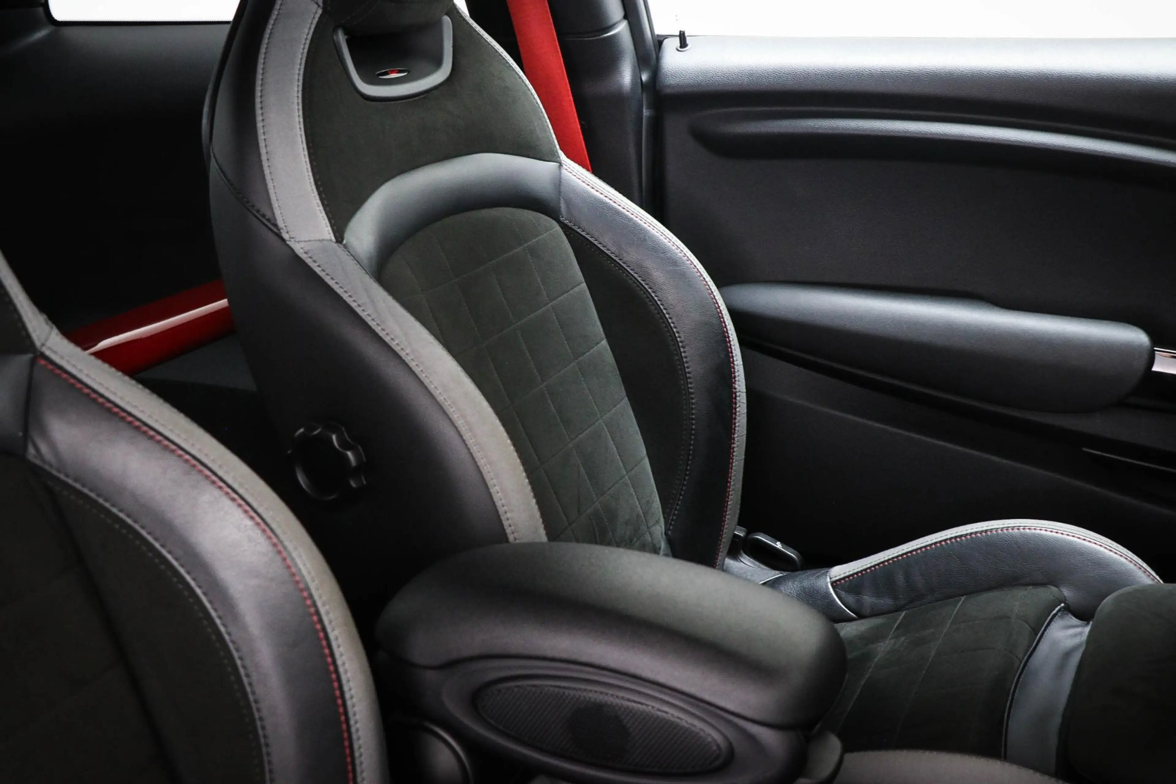 MINI John Cooper Works 3-Deurs 2.0 GP | LIMITED EDITION NR 1559 | COMFORT — photo 11