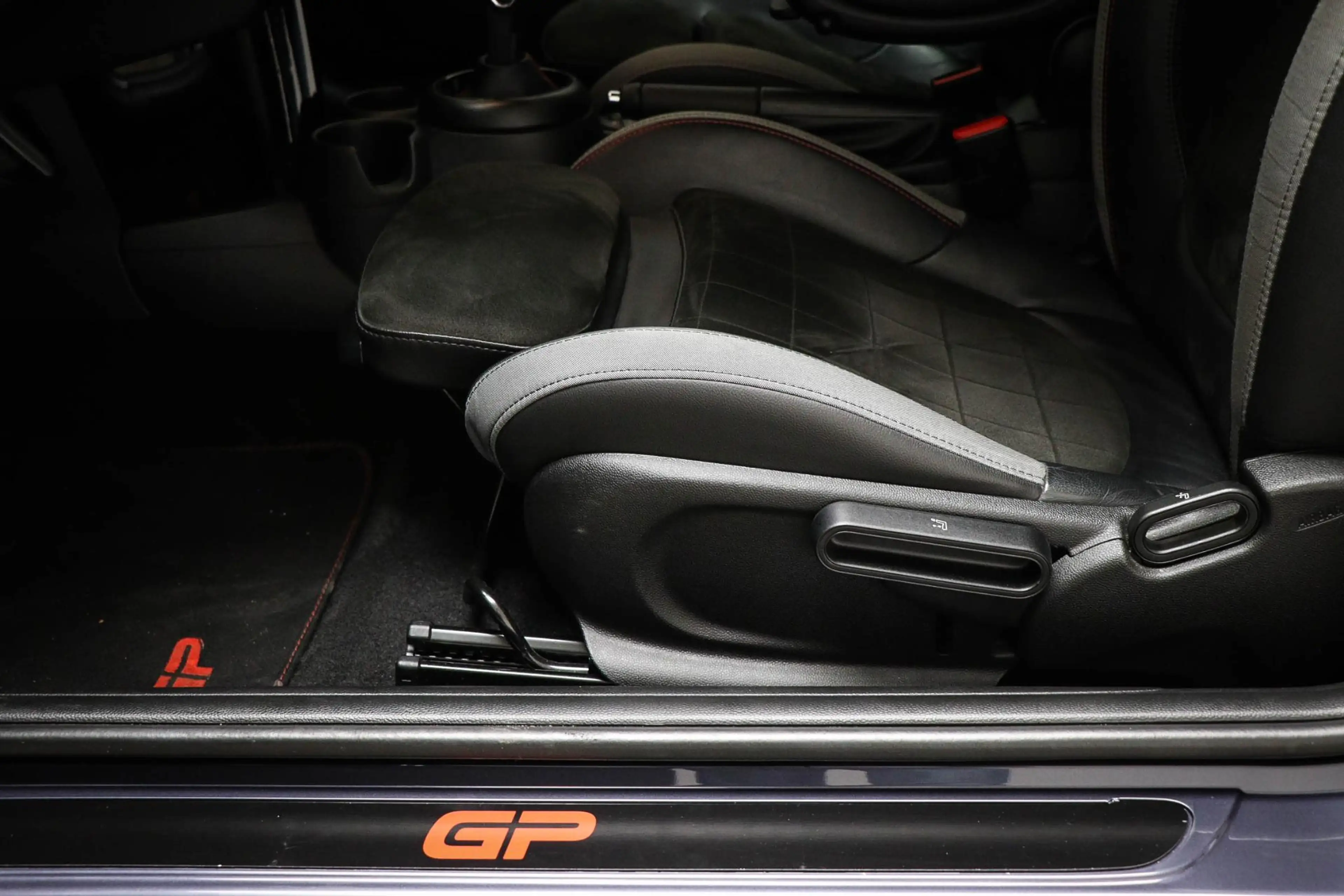 MINI John Cooper Works 3-Deurs 2.0 GP | LIMITED EDITION NR 1559 | COMFORT — photo 30