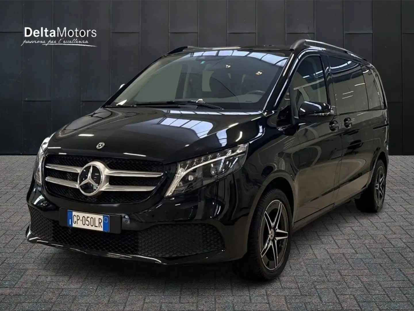 Mercedes-Benz V 220 - V Compact 220 d Premium auto Schwarz - 1