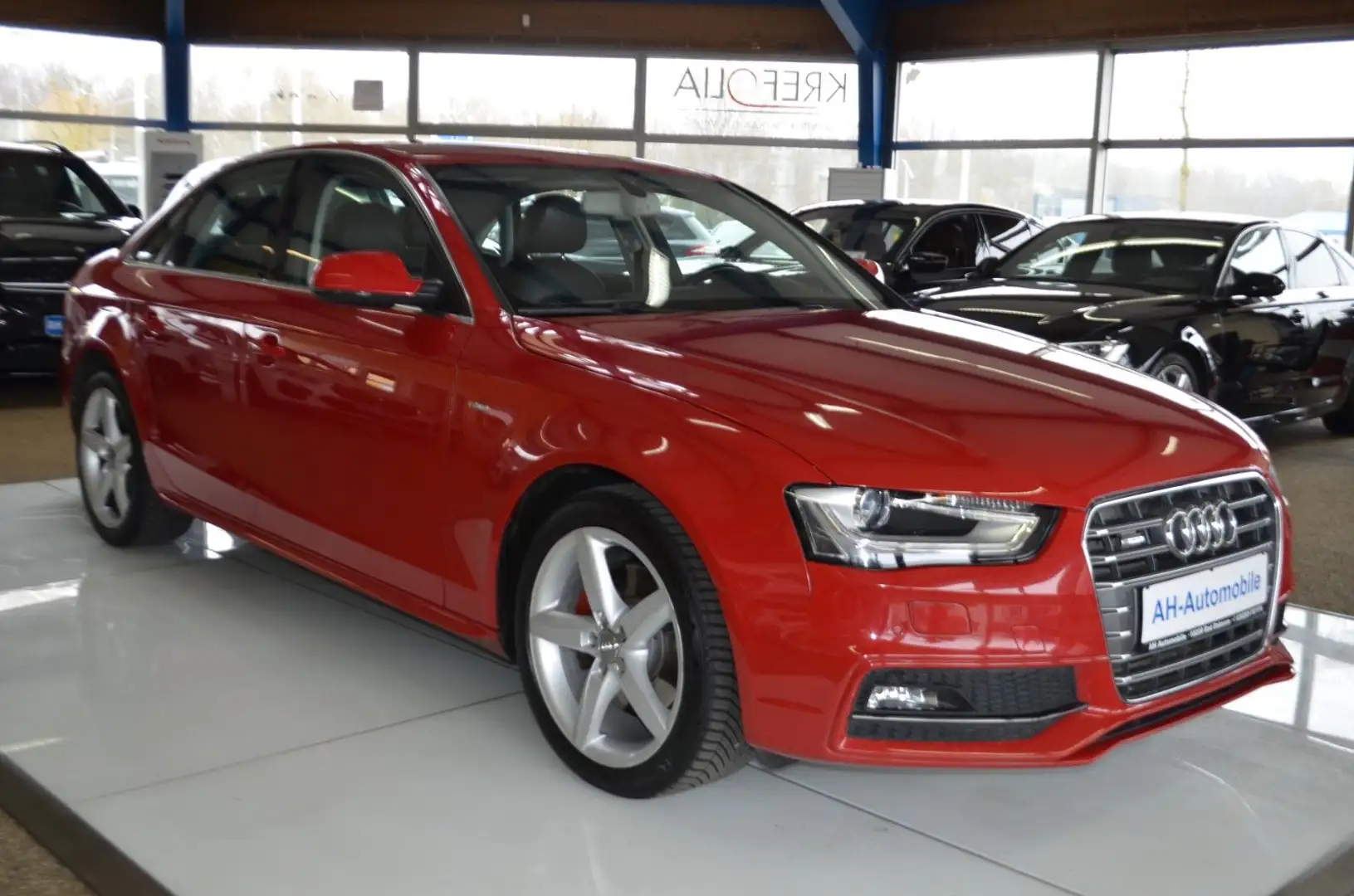 Audi A4 2.0 S-Line AUTOMATIK / XENON / NAVI / LEDER Rot - 2