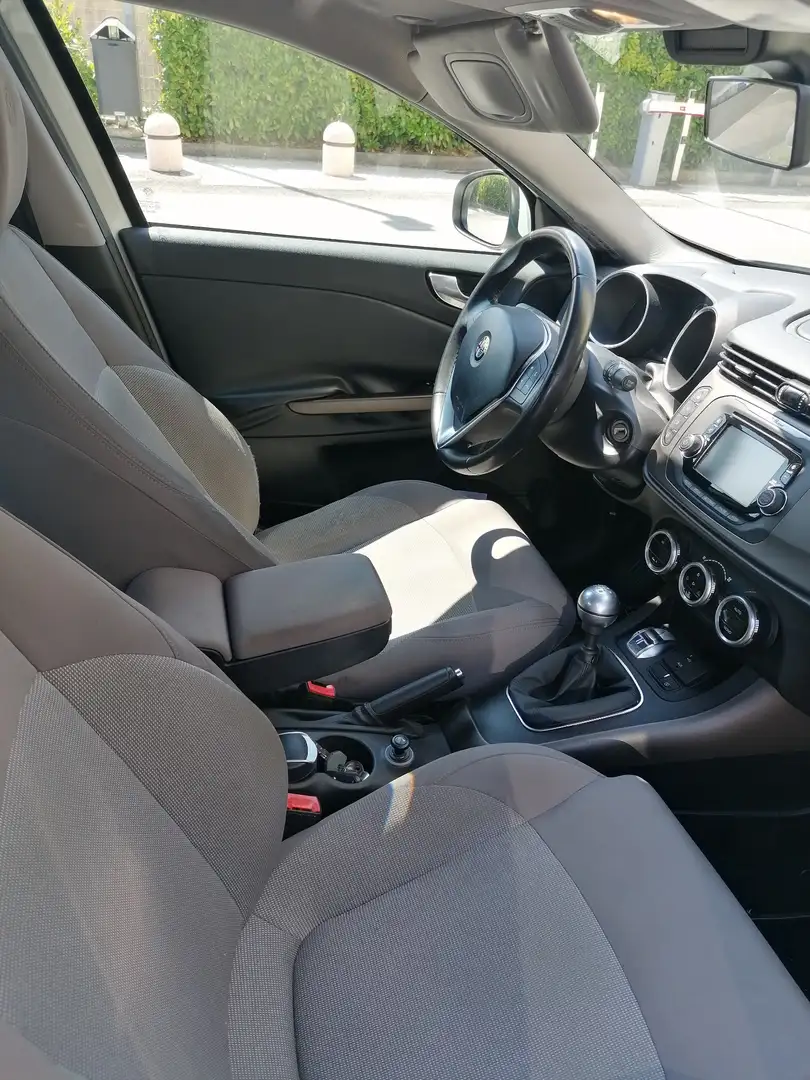 Alfa Romeo Giulietta 1.4 t. Distinctive 120cv E6 - 2