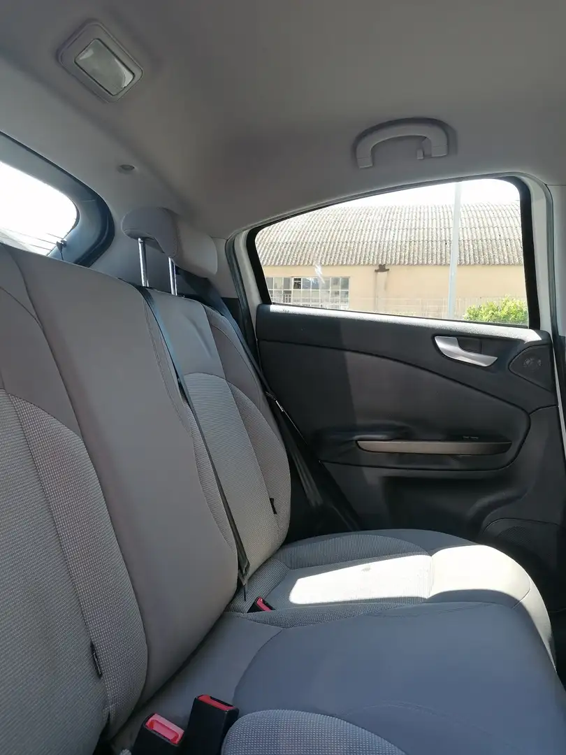 Alfa Romeo Giulietta 1.4 t. Distinctive 120cv E6 - 1