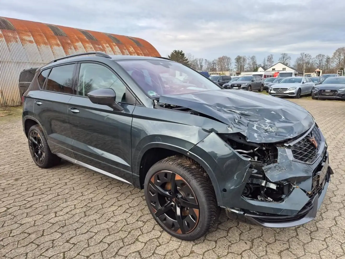 CUPRA Ateca 1.5 TSI DSG Panorama Leder Navi LED ACC Grün - 2