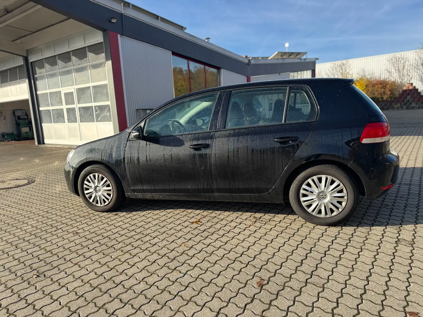 Volkswagen Golf Trendline *1.HAND*TÜV NEU*SERVICE NEU* Nero - 2