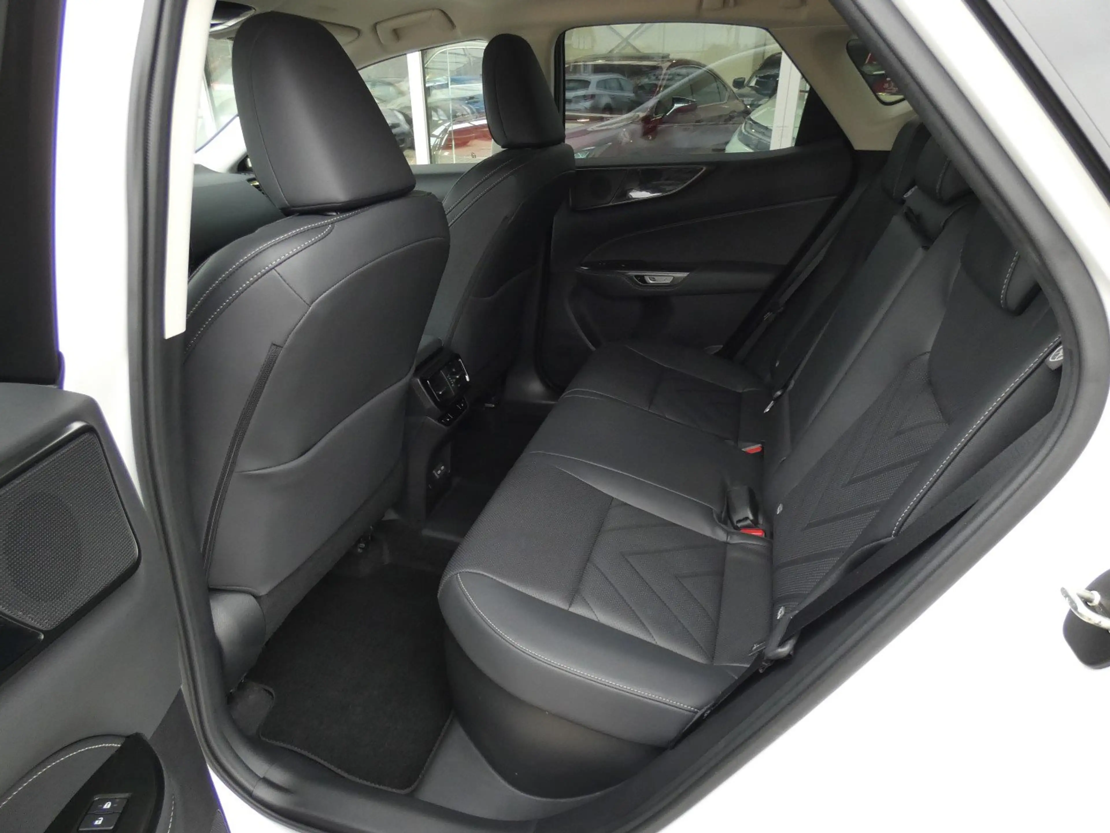 Lexus NX 450h+ *Plug-in* AWD Executive Line +Zetelventi +Leder — photo 8