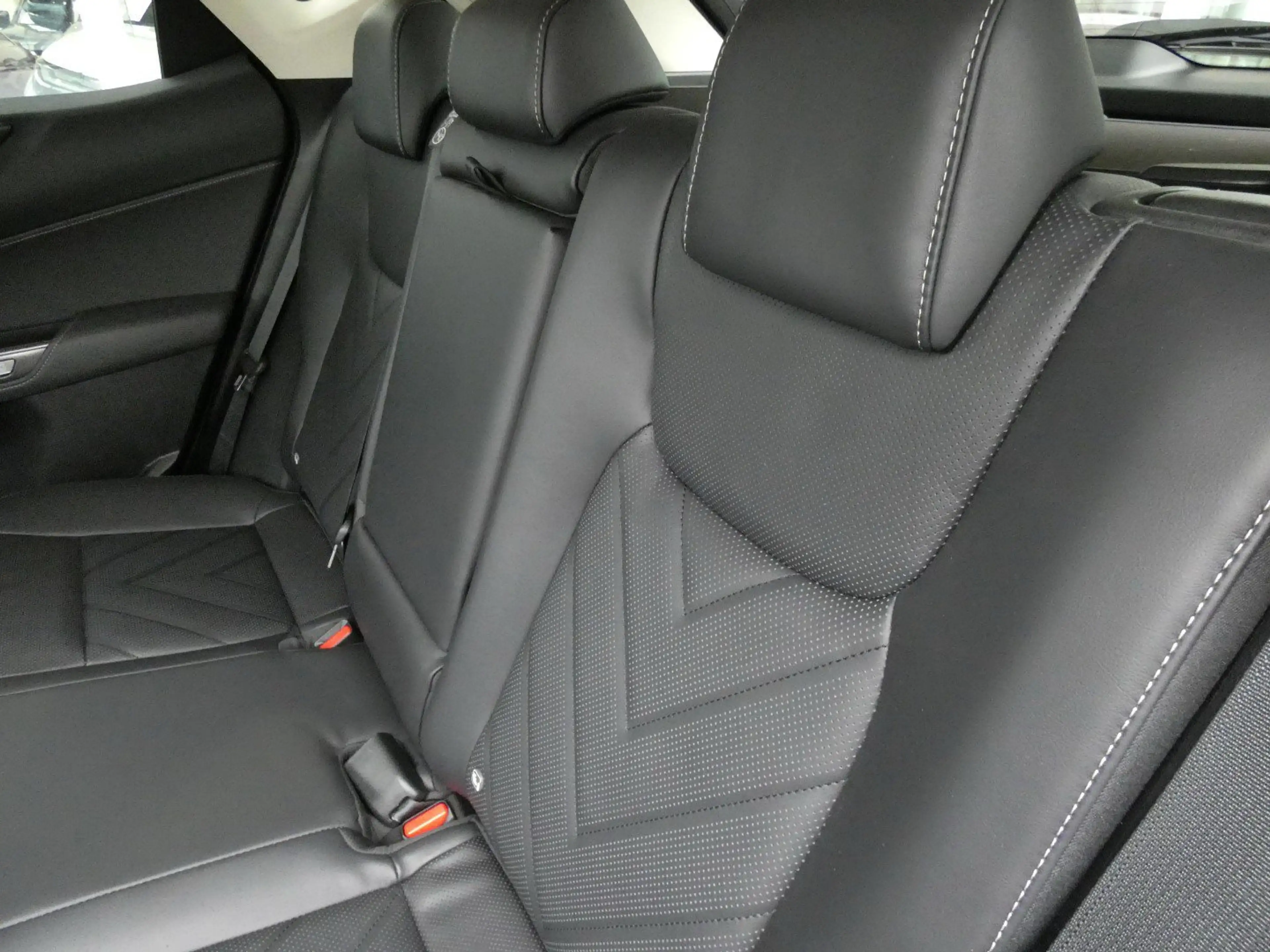 Lexus NX 450h+ *Plug-in* AWD Executive Line +Zetelventi +Leder — photo 9