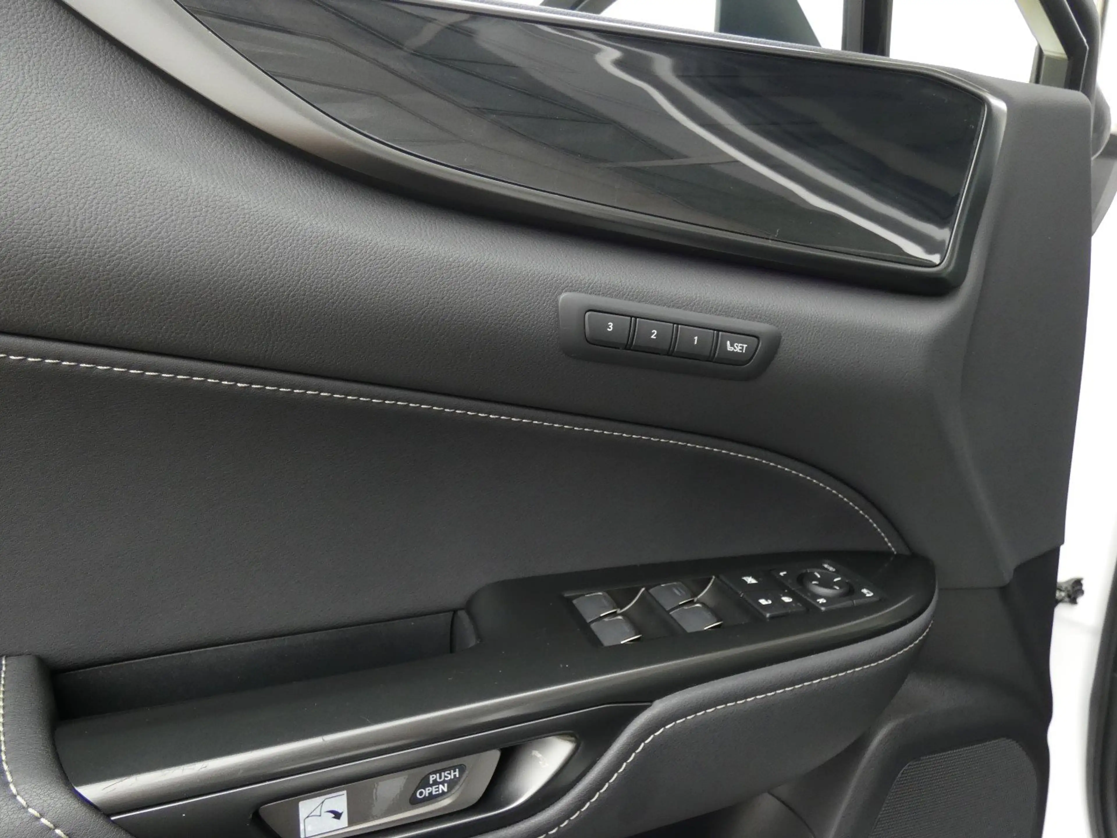 Lexus NX 450h+ *Plug-in* AWD Executive Line +Zetelventi +Leder — photo 13