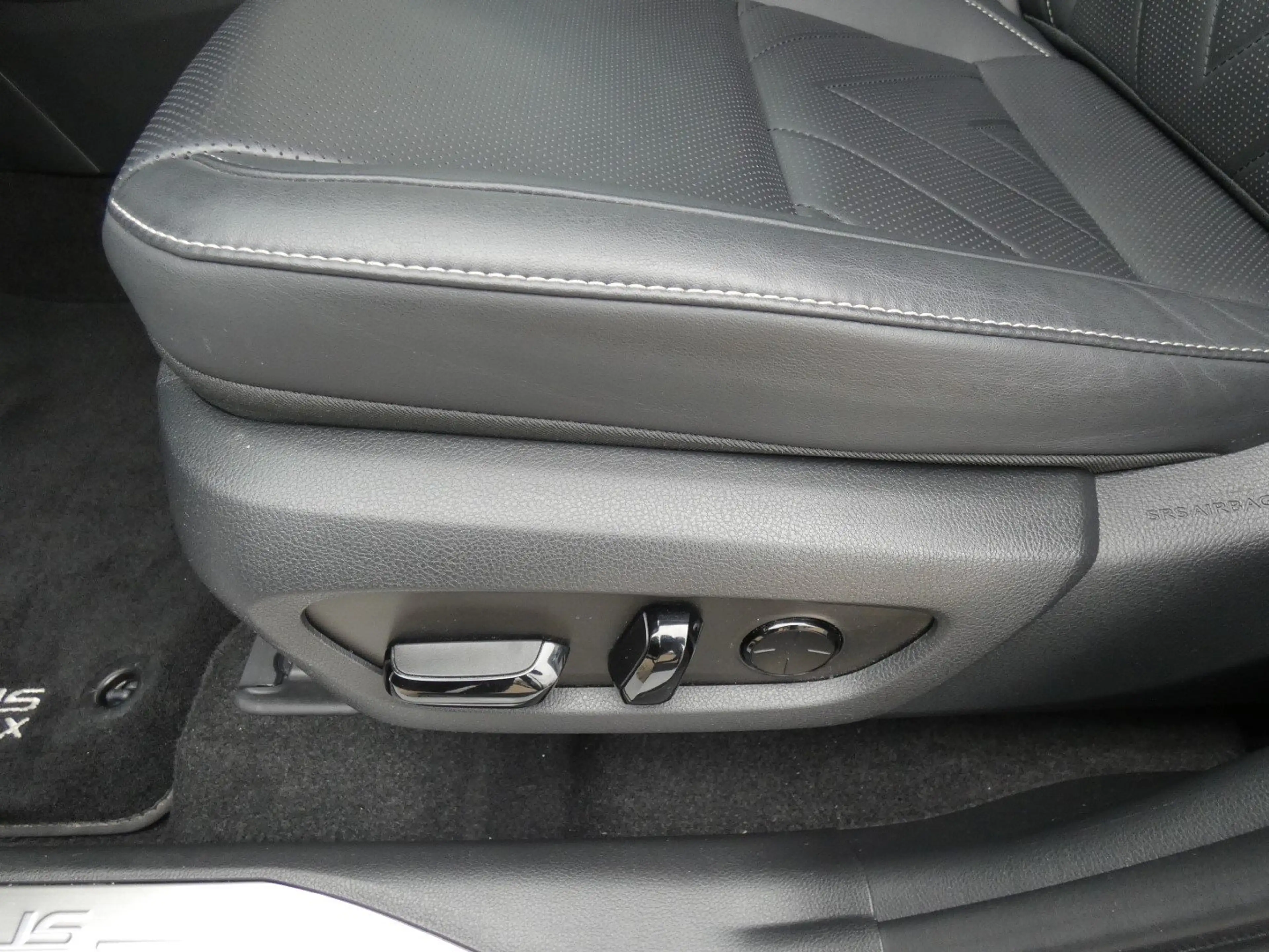 Lexus NX 450h+ *Plug-in* AWD Executive Line +Zetelventi +Leder — photo 12