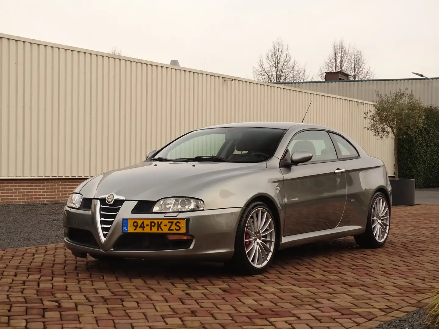 Alfa Romeo GT 3.2 V6 Distinctive | Bella Storia | slechts 4 eige Gris - 2