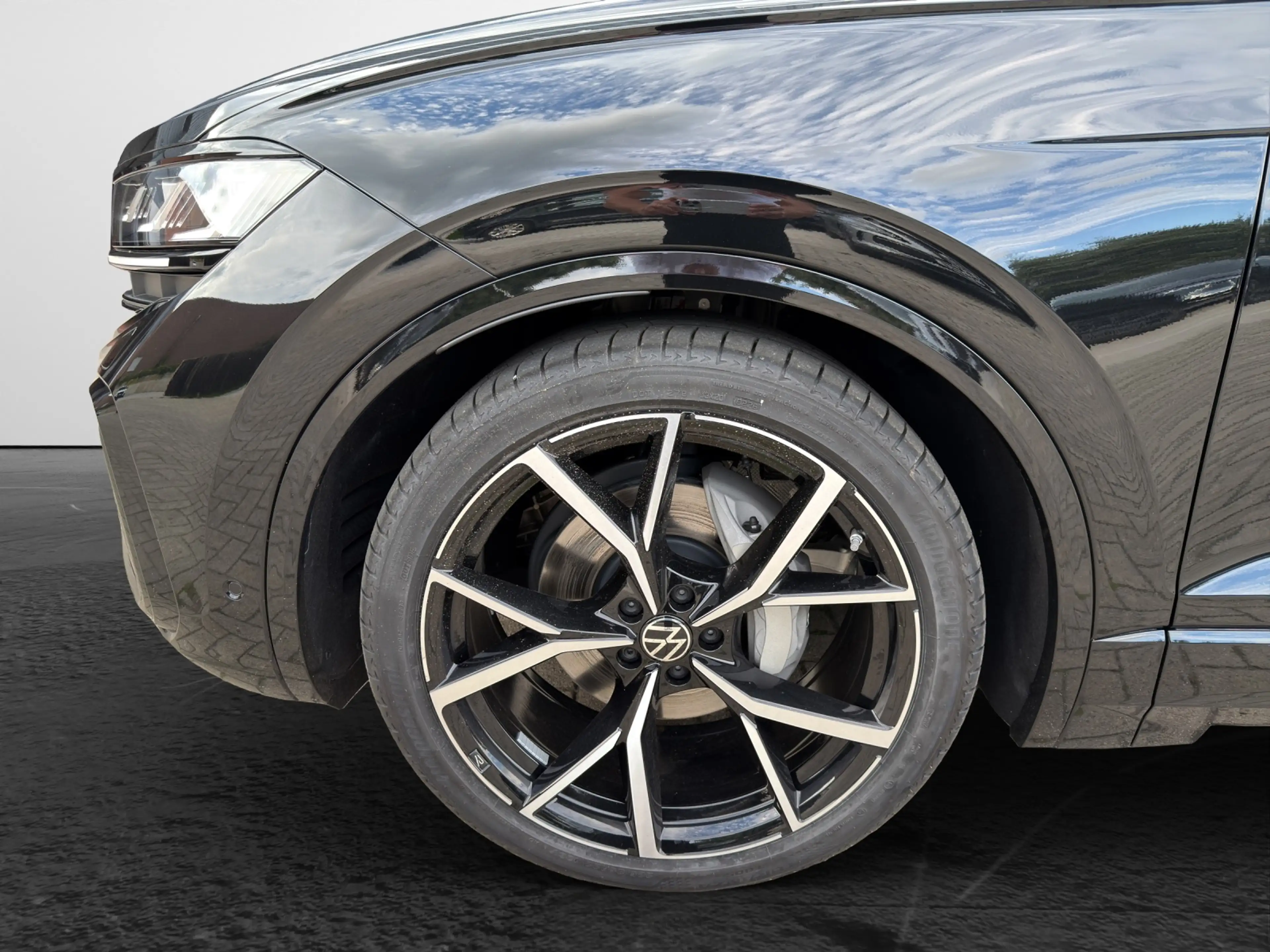 Volkswagen Touareg 3.0 TDI 4M Final Edition R-Line 22 Zoll — photo 5