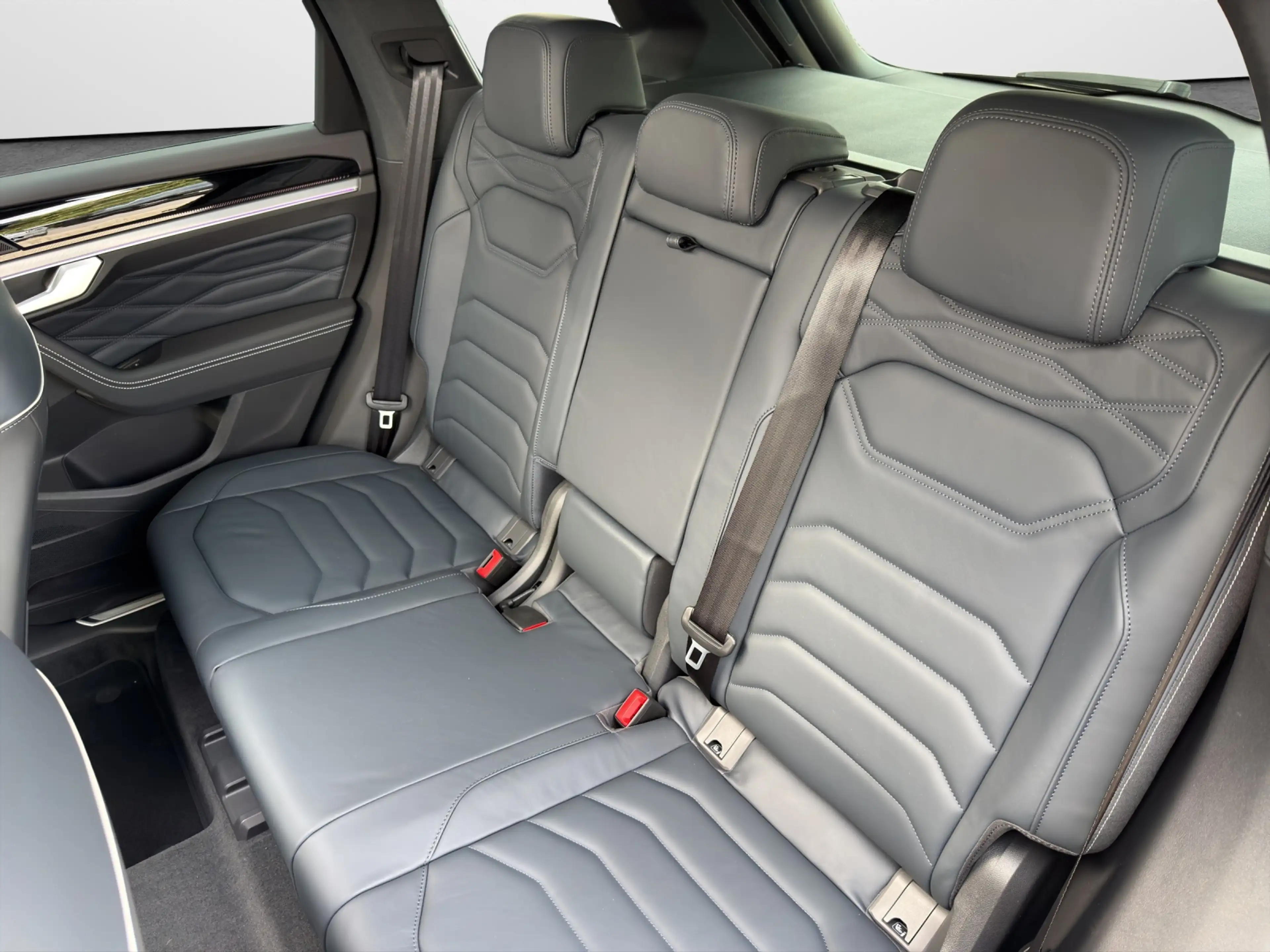 Volkswagen Touareg 3.0 TDI 4M Final Edition R-Line 22 Zoll — photo 11