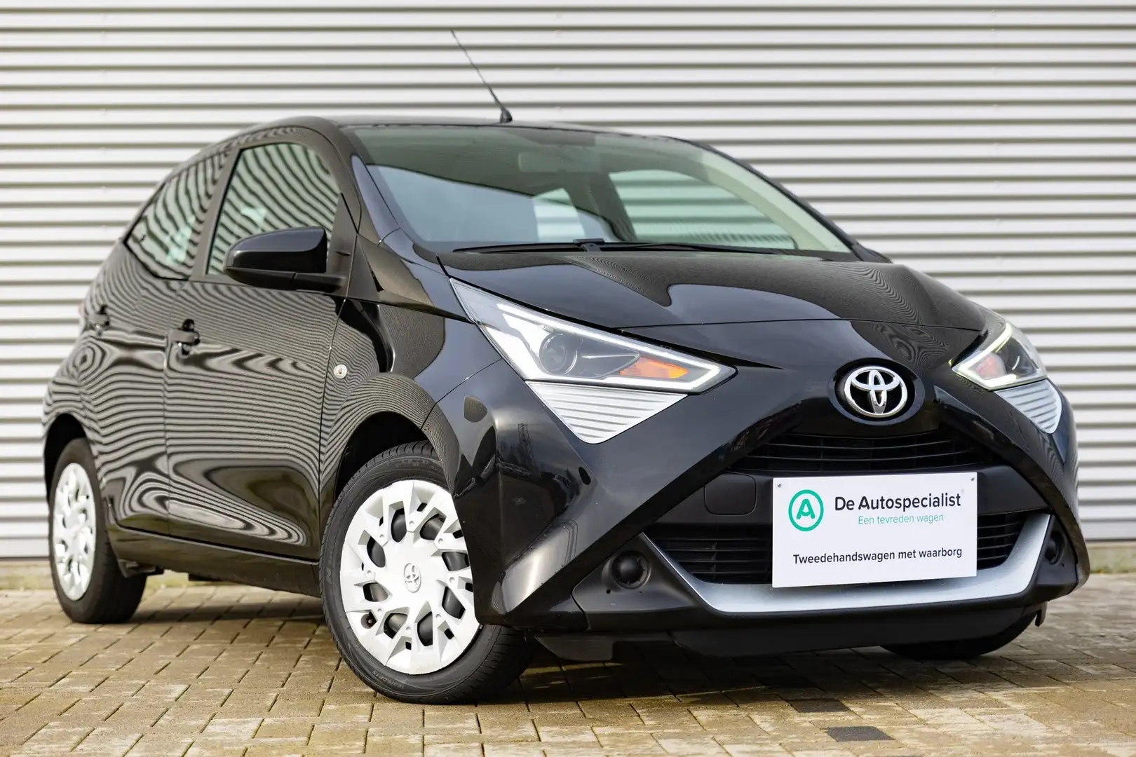 Toyota Aygo 1.0i VVT-i AUTOMAAT/carplay/camera/airco Schwarz - 1