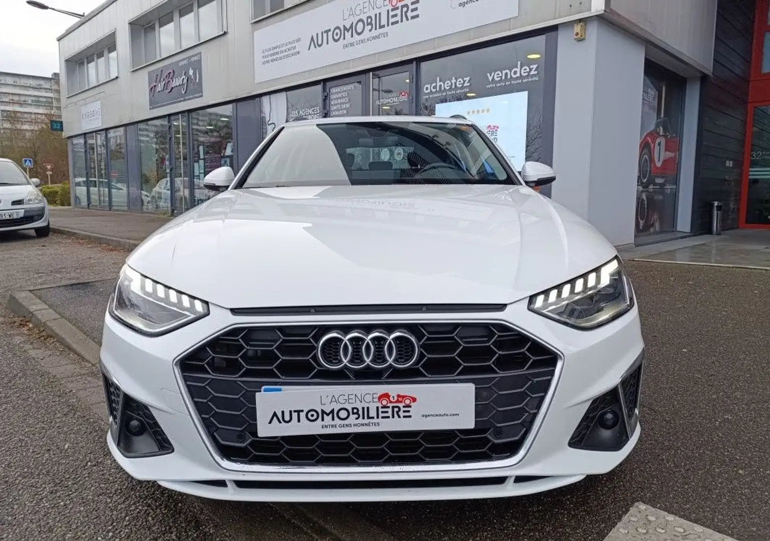 Audi A4 Avant II 40 2.0 TDi Mild Hybrid S-tronic7 204 cv BVA S-LINE PREMIERE Main Weiß - 2