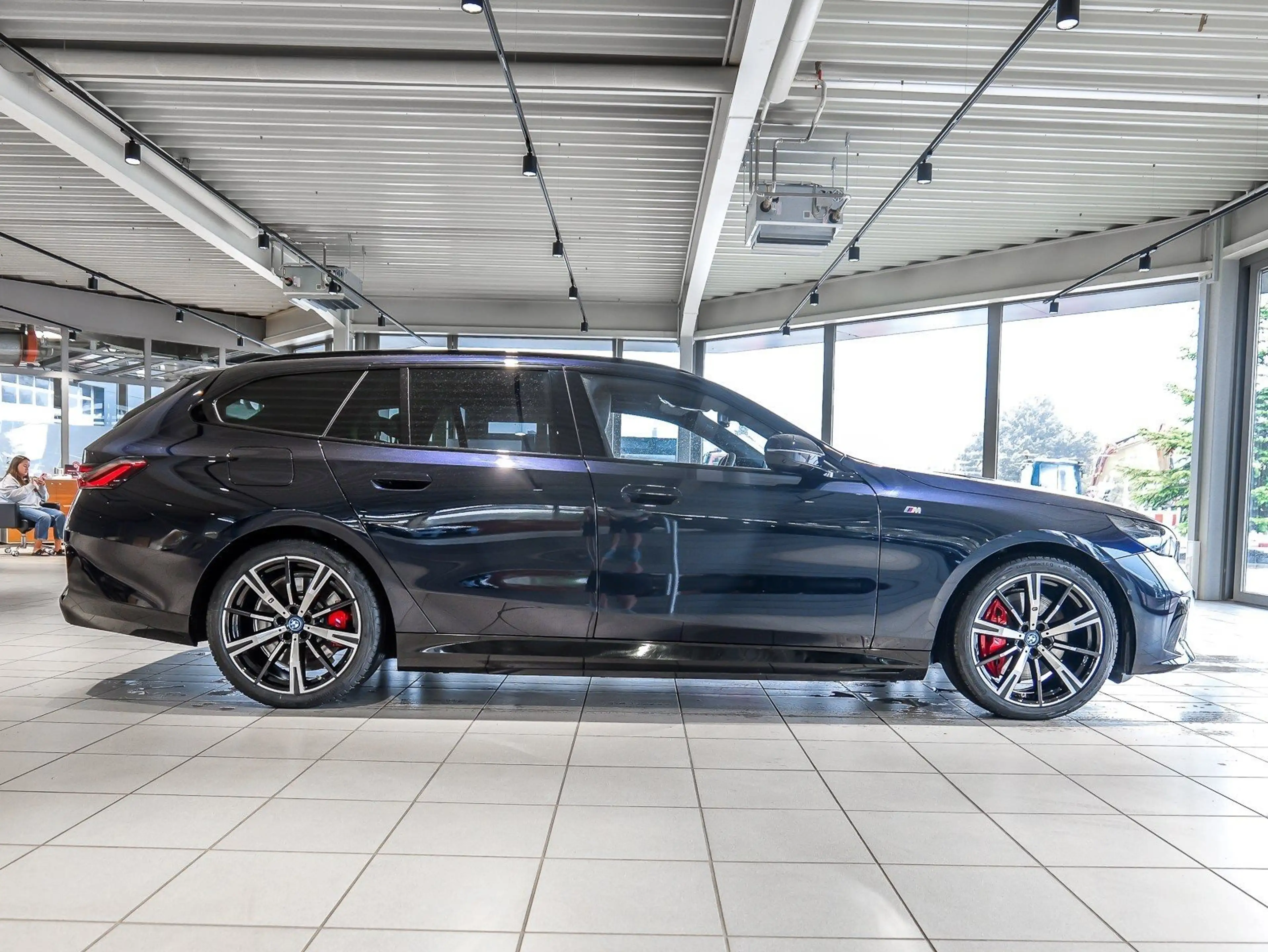 BMW 550 e xDrive Touring M Sport Pro HUD PANO ACC AHK LM — photo 10