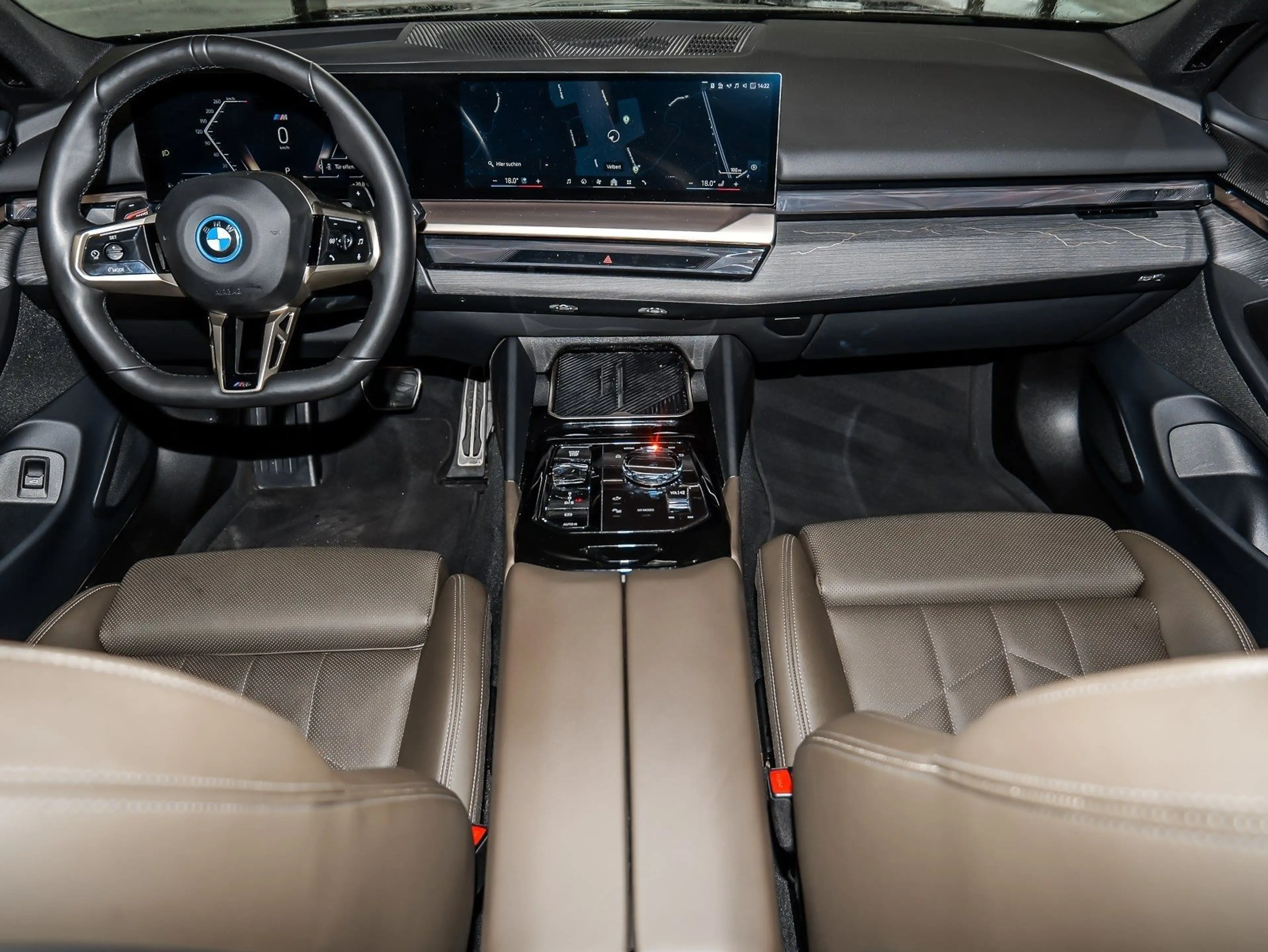 BMW 550 e xDrive Touring M Sport Pro HUD PANO ACC AHK LM — photo 3