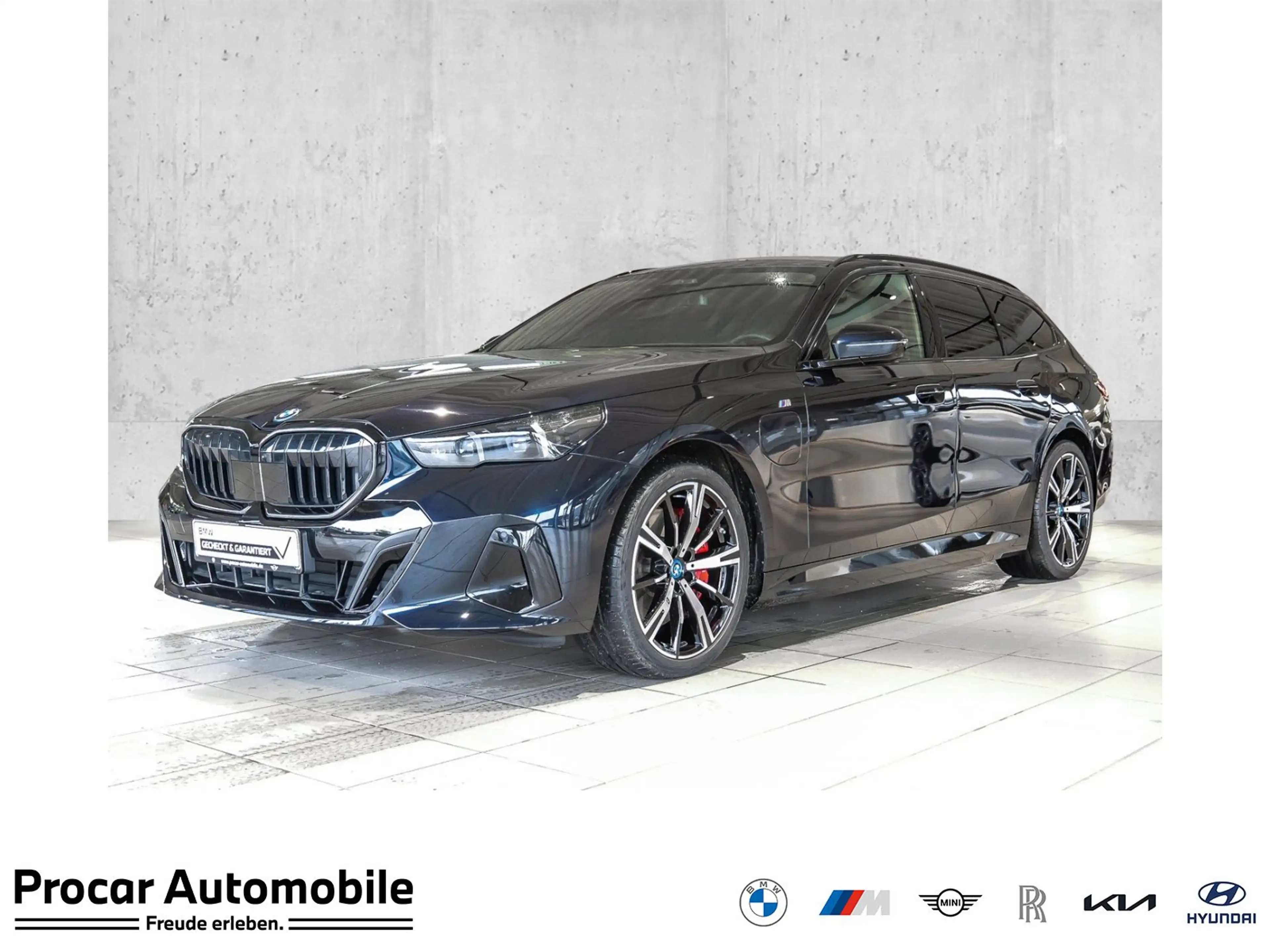 BMW 550 e xDrive Touring M Sport Pro HUD PANO ACC AHK LM