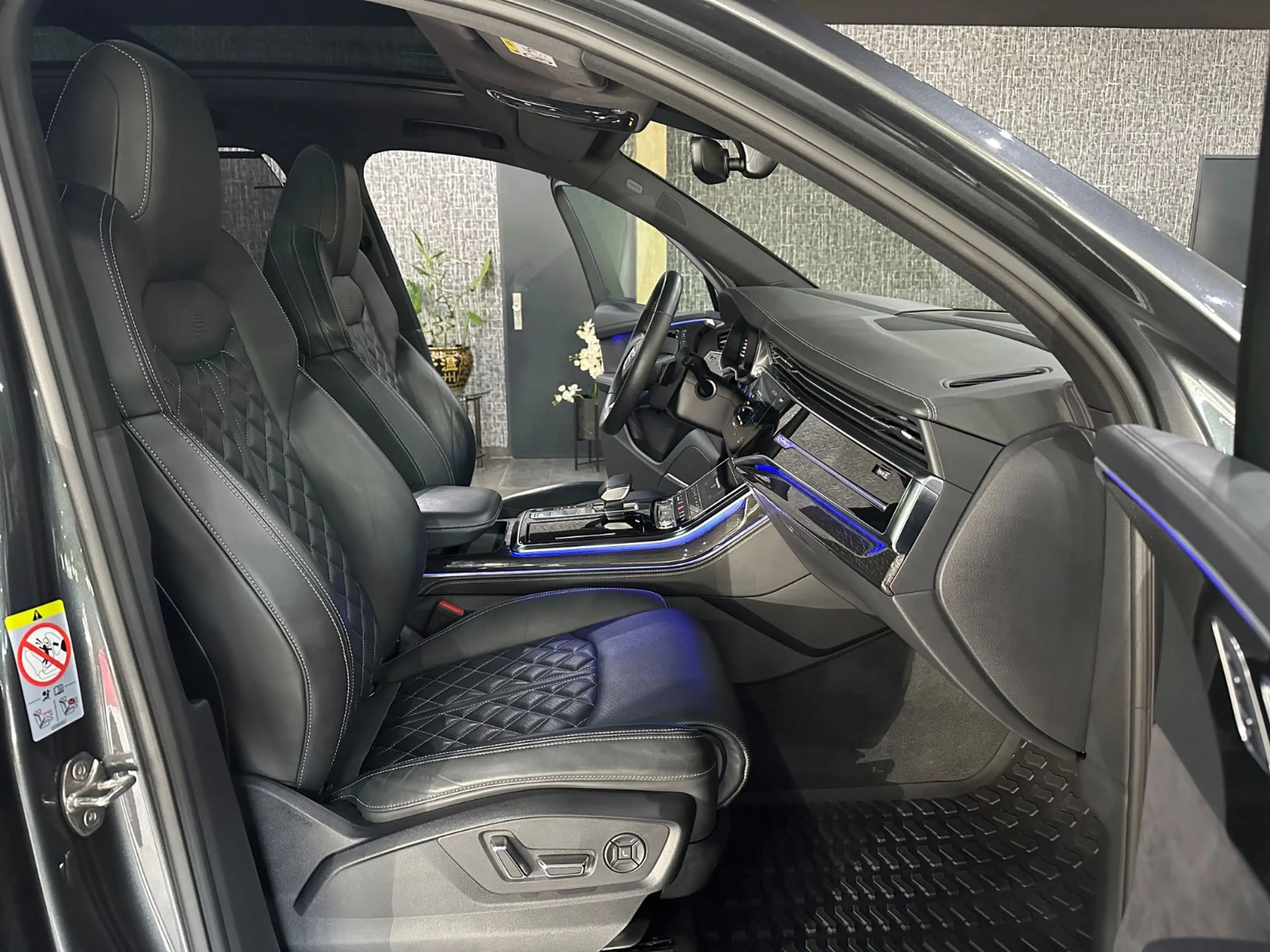 Audi SQ7 quattro PANORAMA /HEAD-UP /MASSAGE / 7.Sitze — photo 6
