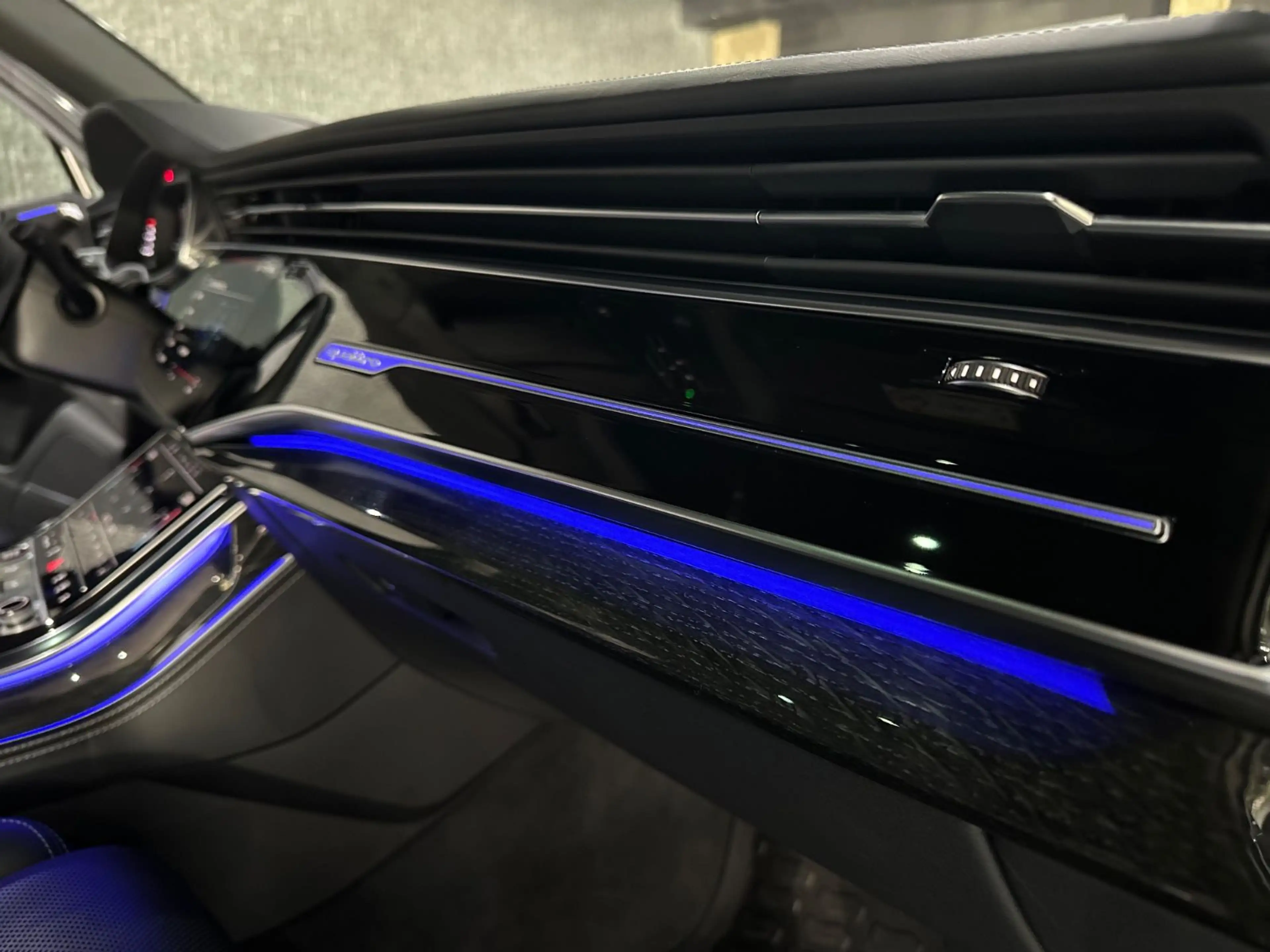 Audi SQ7 quattro PANORAMA /HEAD-UP /MASSAGE / 7.Sitze — photo 11