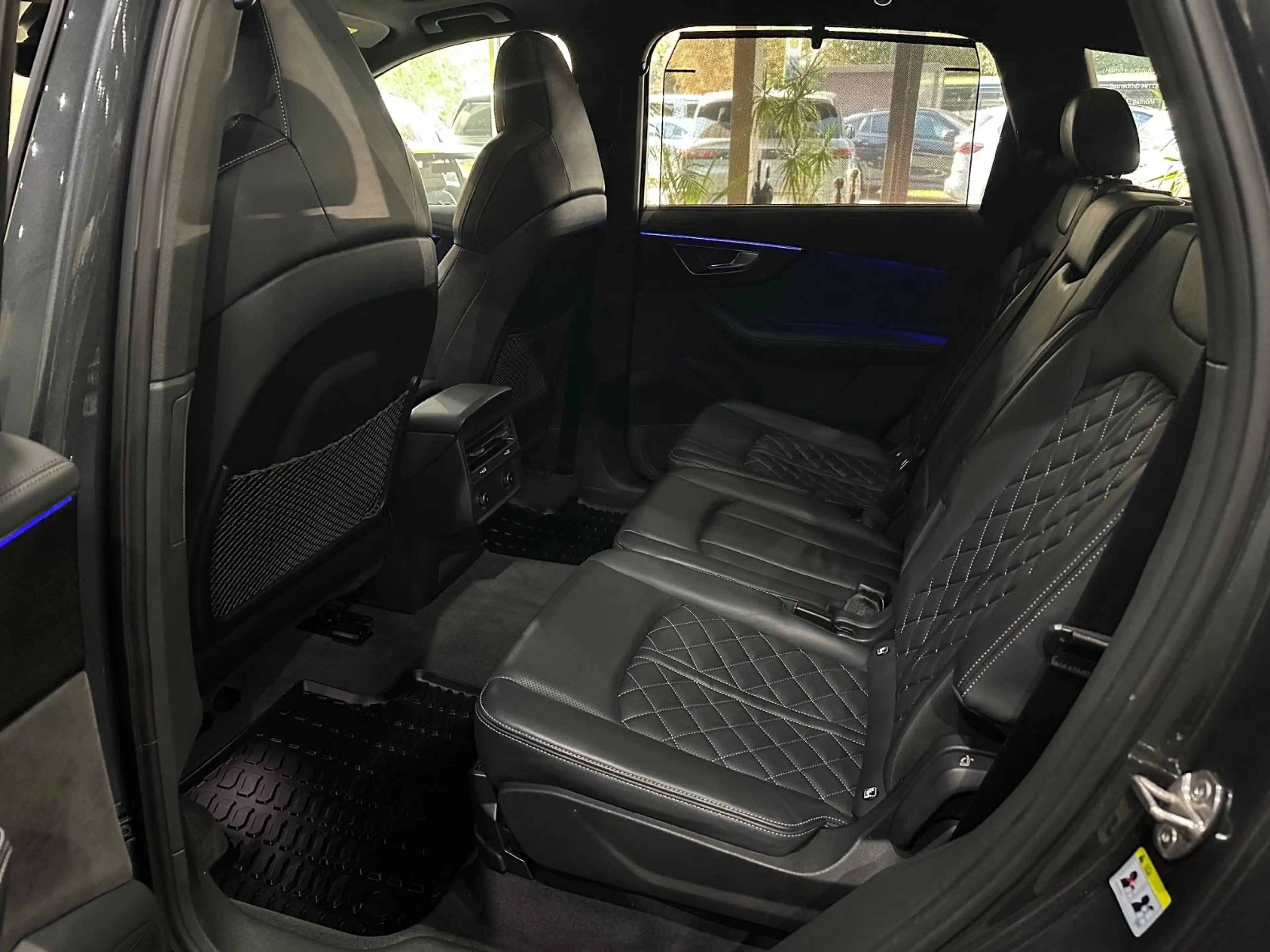 Audi SQ7 quattro PANORAMA /HEAD-UP /MASSAGE / 7.Sitze — photo 14