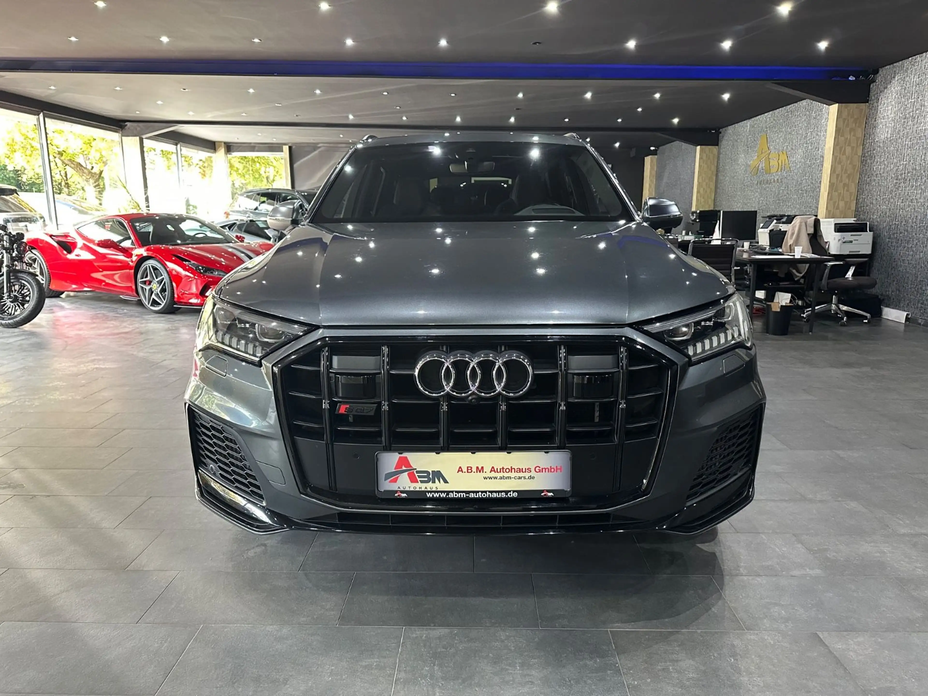 Audi SQ7 quattro PANORAMA /HEAD-UP /MASSAGE / 7.Sitze — photo 2