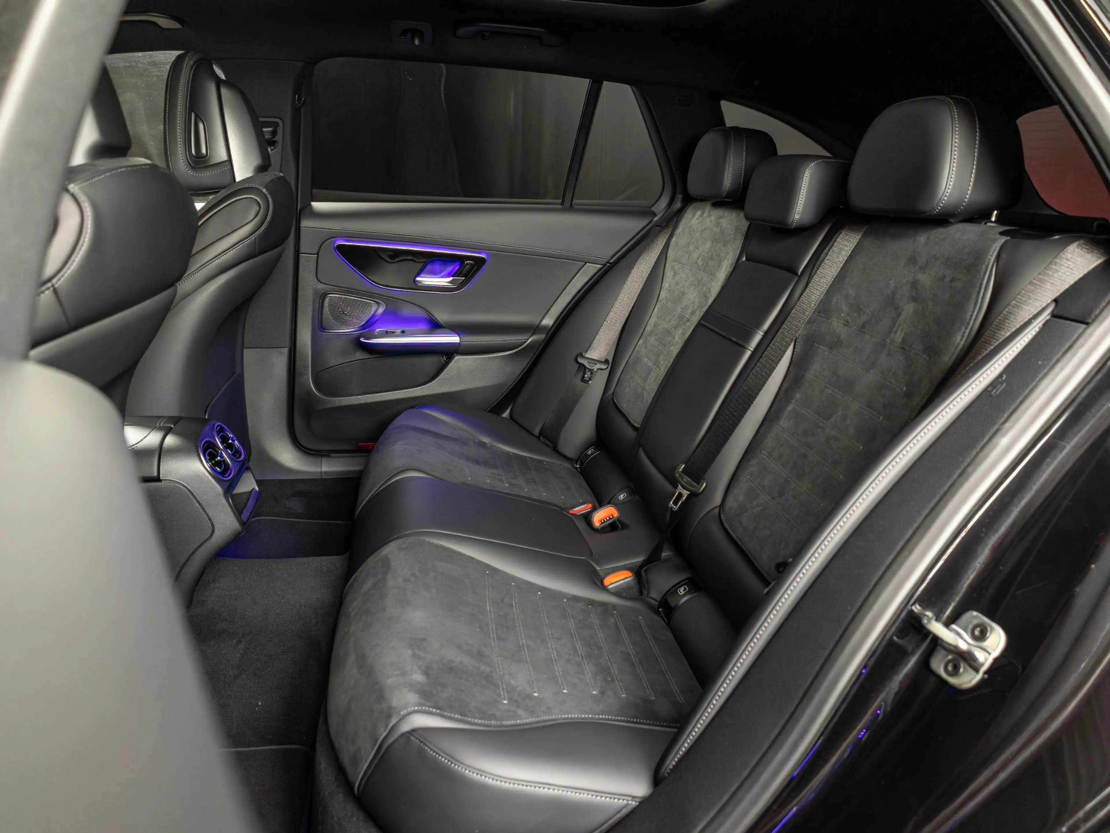 Mercedes-Benz C 300 Estate e Business Solution AMG | Panorama dak — photo 10