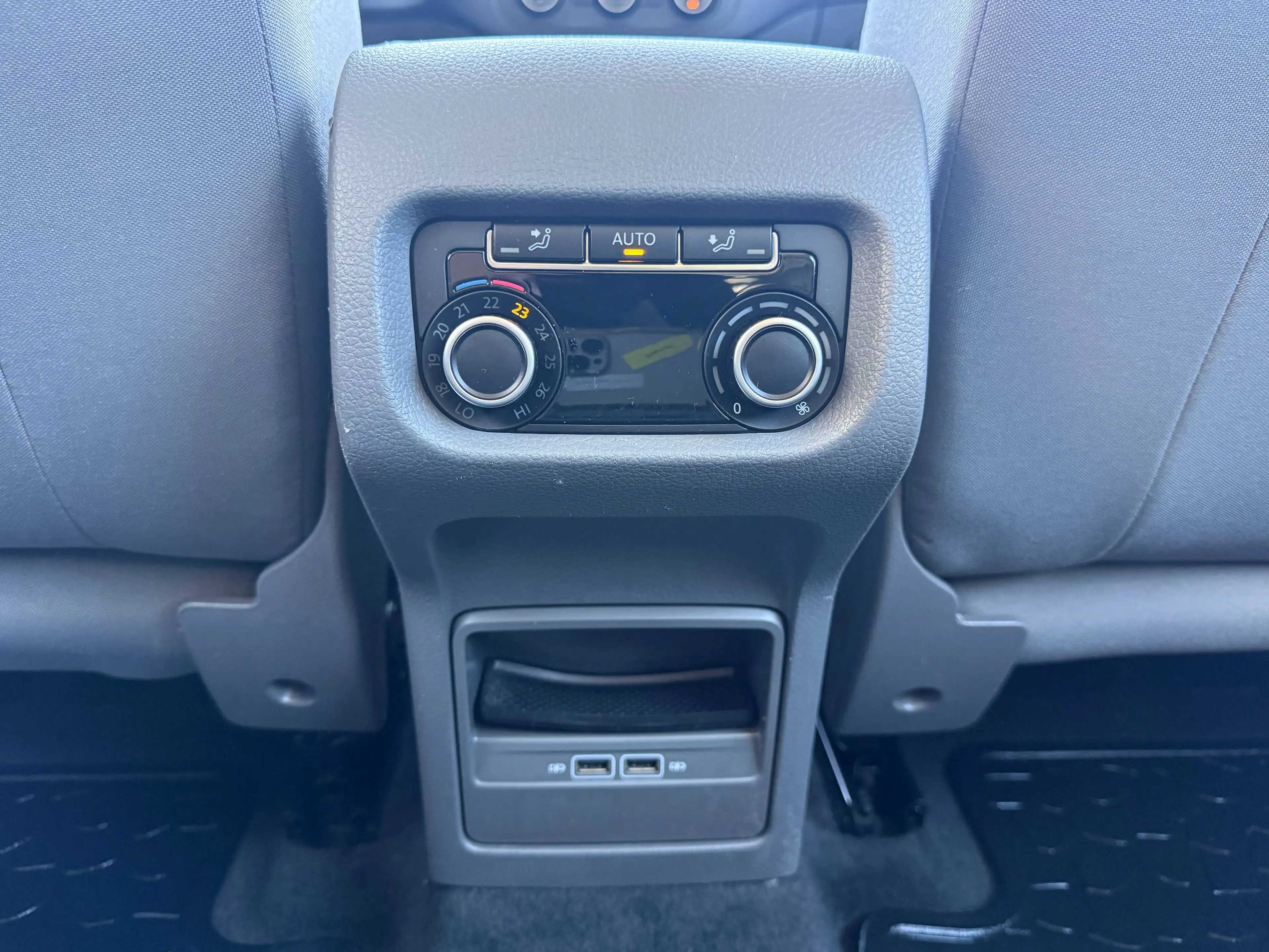 SEAT Alhambra Alhambra Business 2,0 TDI Business //7-Sitzer// — photo 14