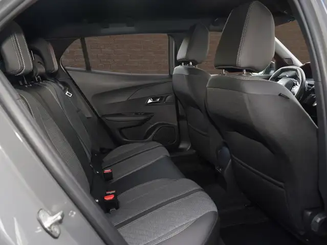 Peugeot 2008 view 11