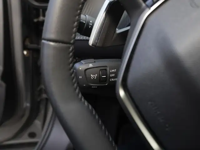 Peugeot 2008 view 8