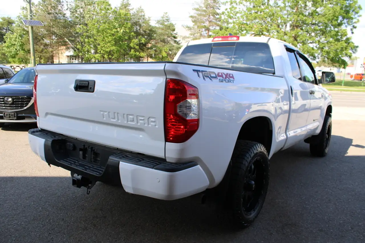 Toyota Tundra photo Toyota Tundra
