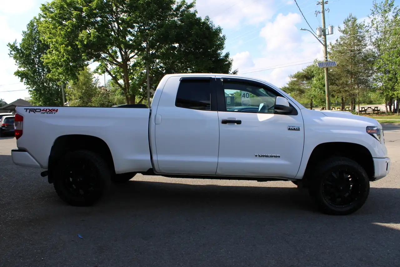 Toyota Tundra photo Toyota Tundra