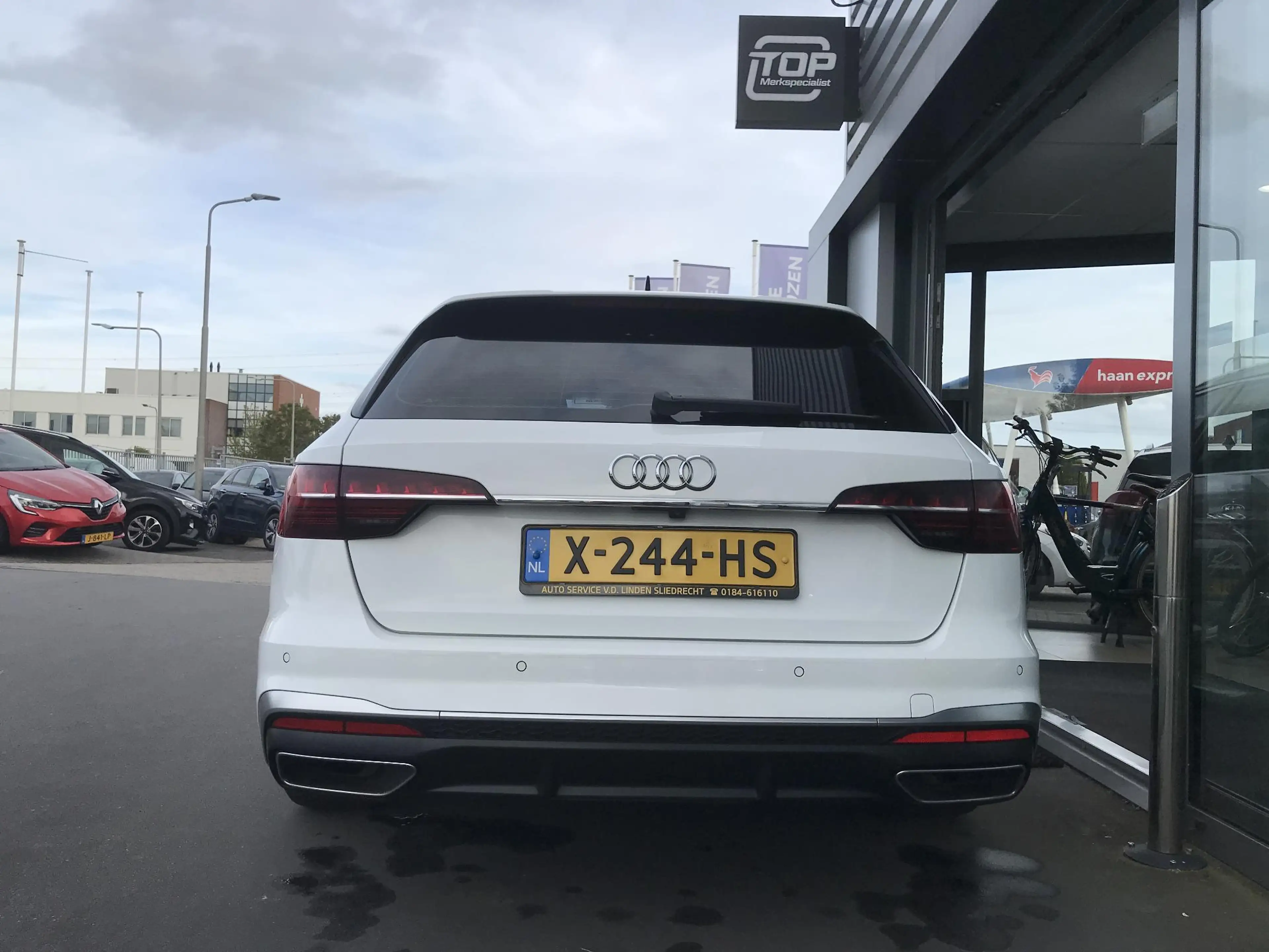 Audi A4 Avant 40 TFSI S edition Competition Navi Camera St — photo 4