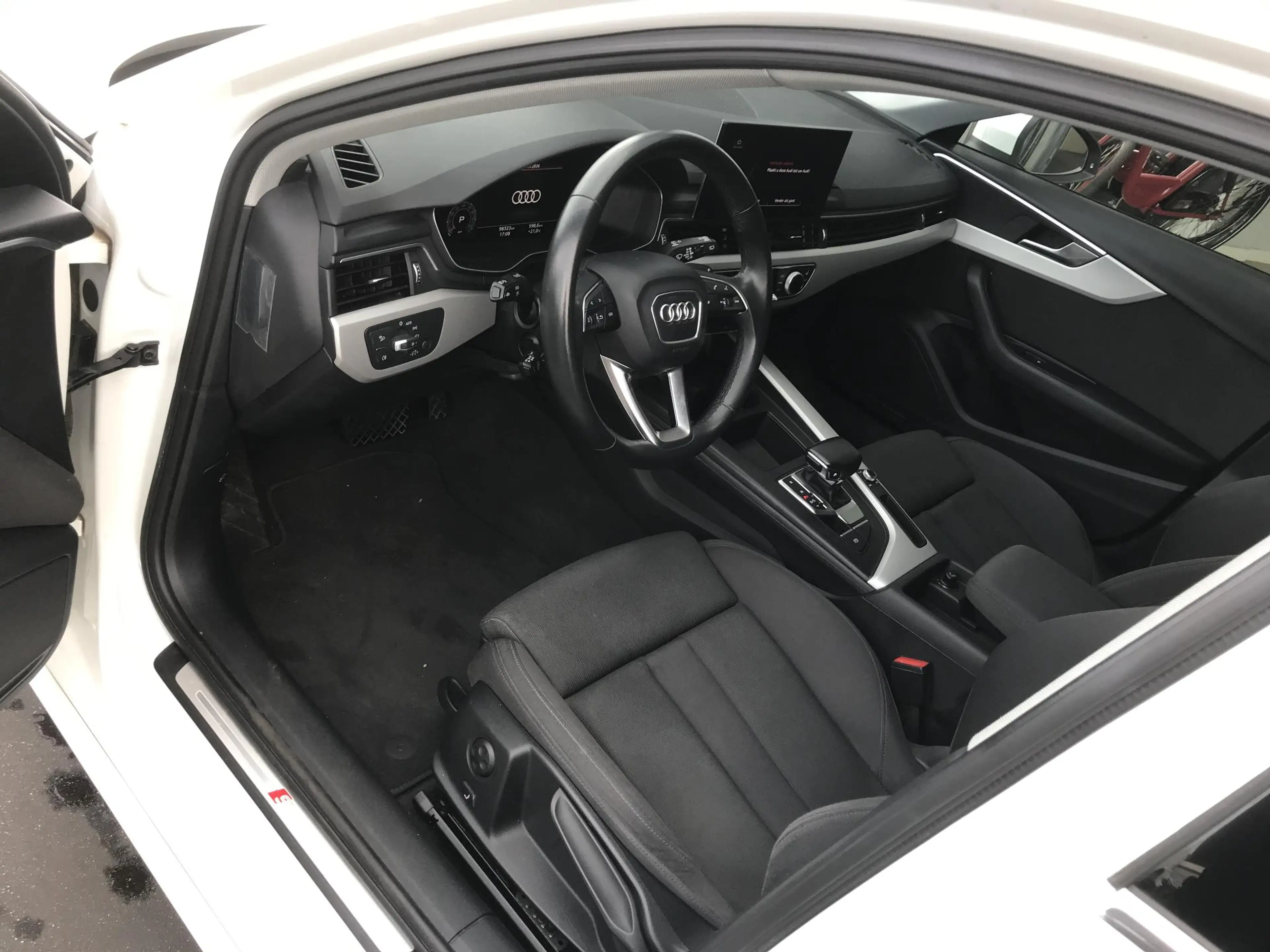 Audi A4 Avant 40 TFSI S edition Competition Navi Camera St — photo 6