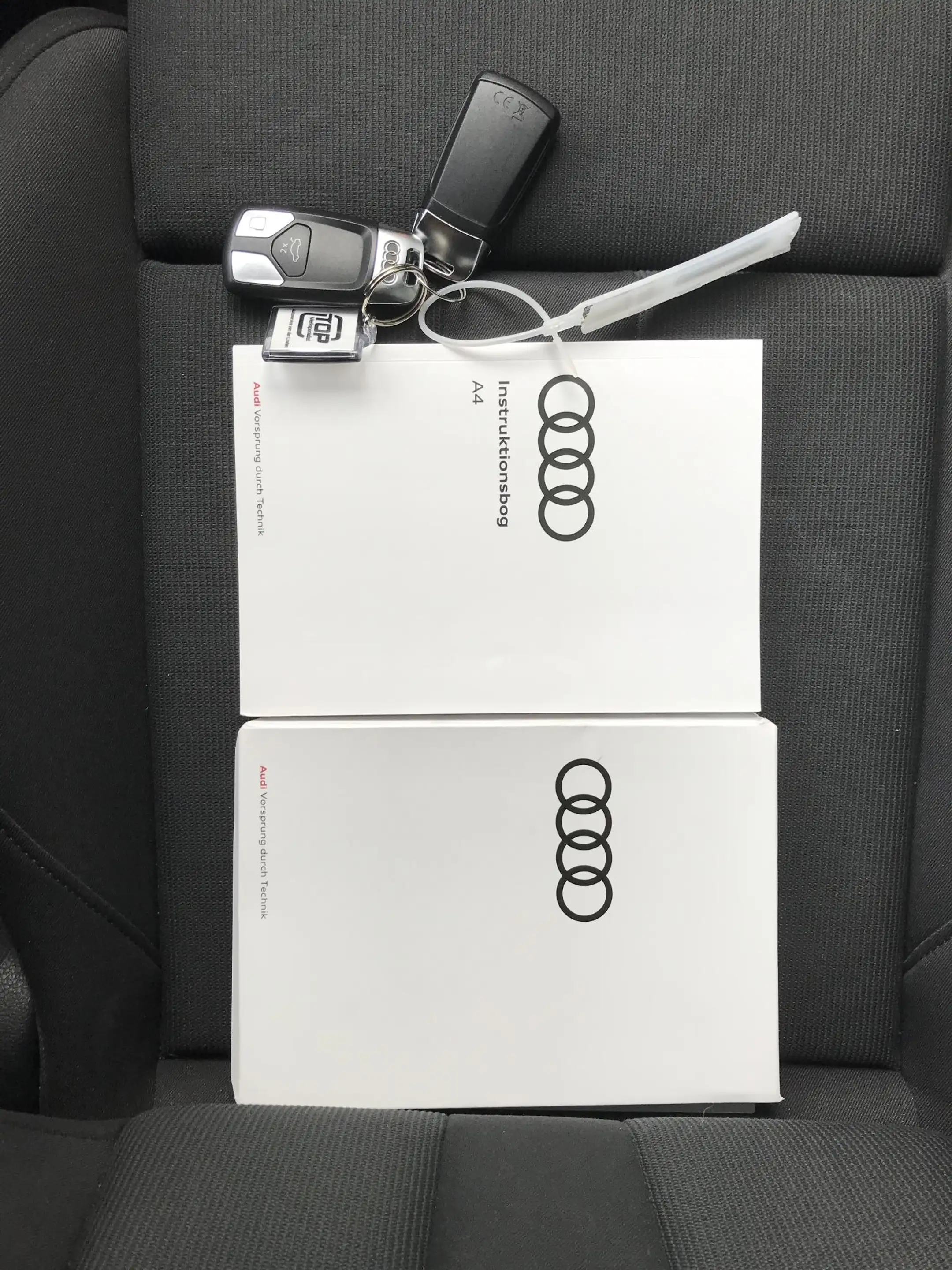 Audi A4 Avant 40 TFSI S edition Competition Navi Camera St — photo 21