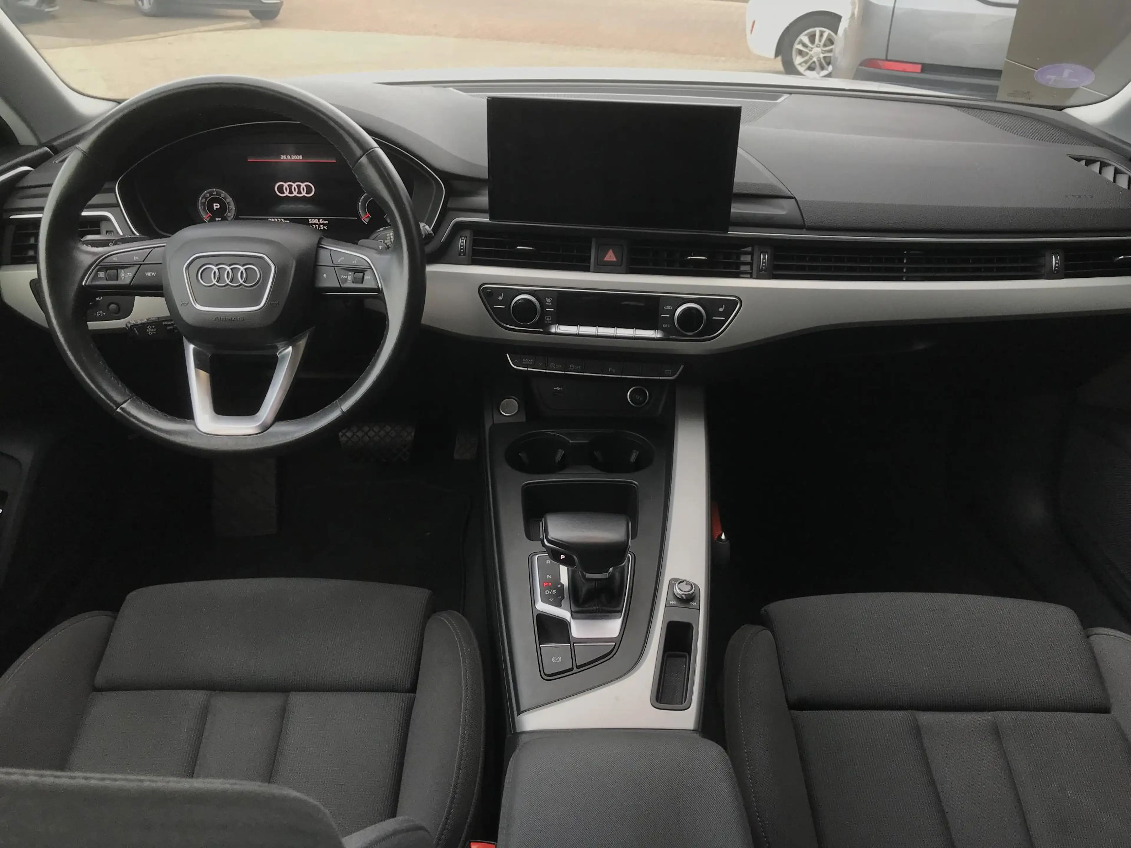 Audi A4 Avant 40 TFSI S edition Competition Navi Camera St — photo 11