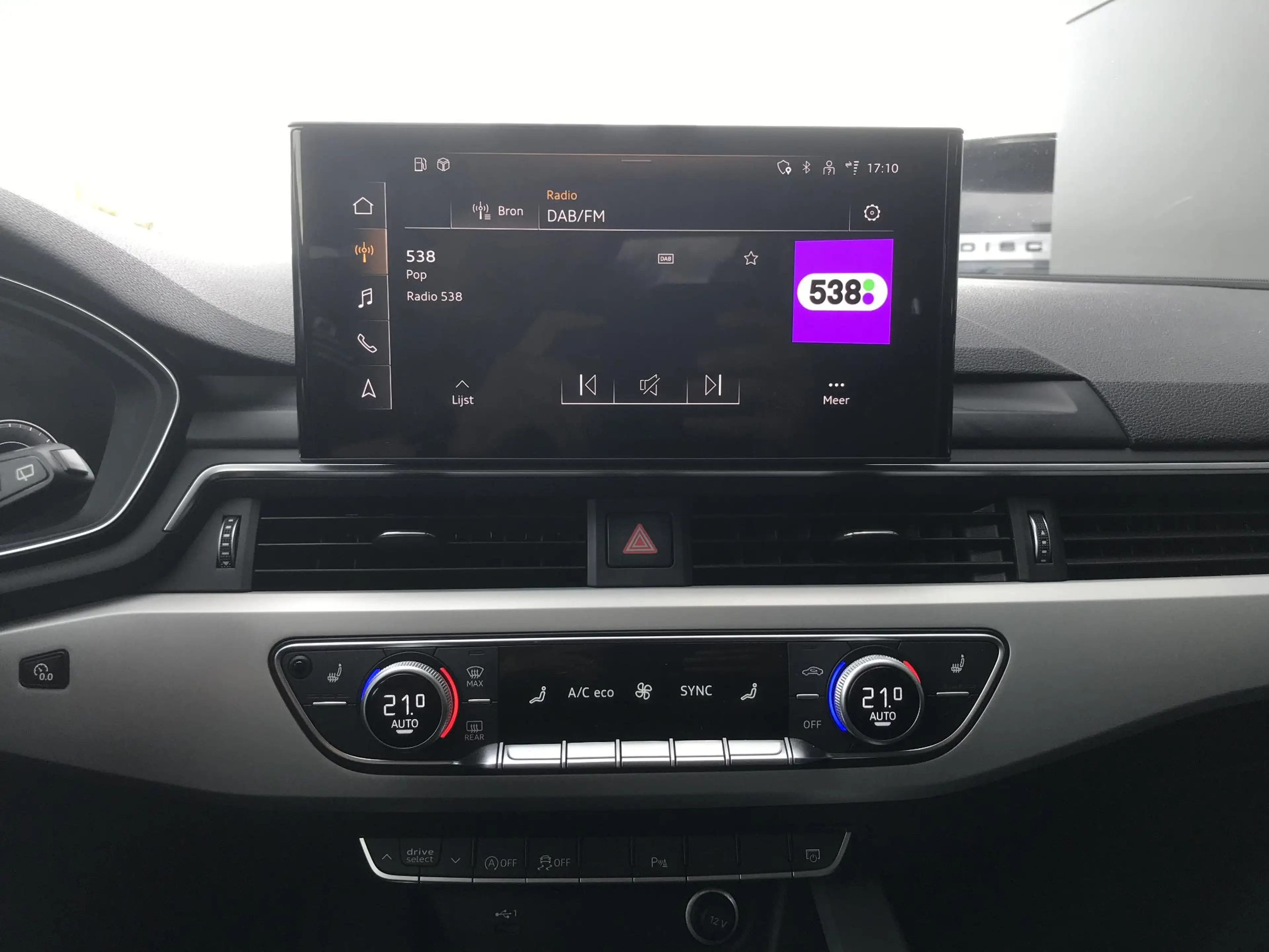 Audi A4 Avant 40 TFSI S edition Competition Navi Camera St — photo 18