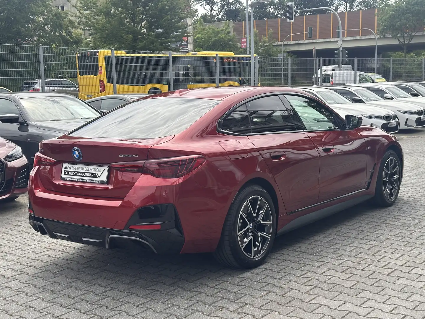 BMW i4 eDrive40 M Sport //HeadUp Adapt. LED FACELIFT Rouge - 2