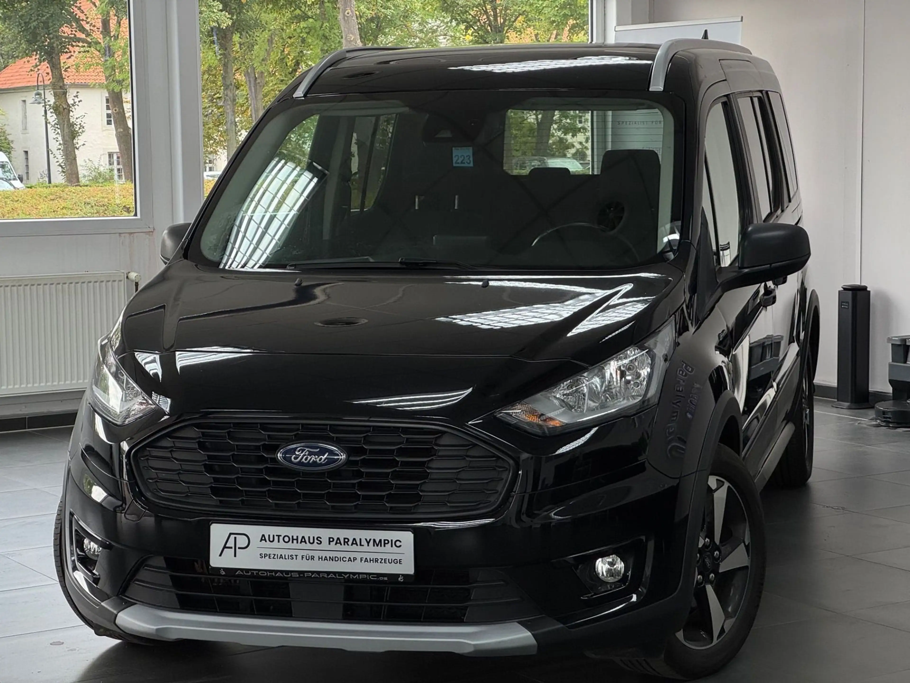 Ford Grand Tourneo Connect 1.5 TDCi Active 7 SITZ PAN — photo 2