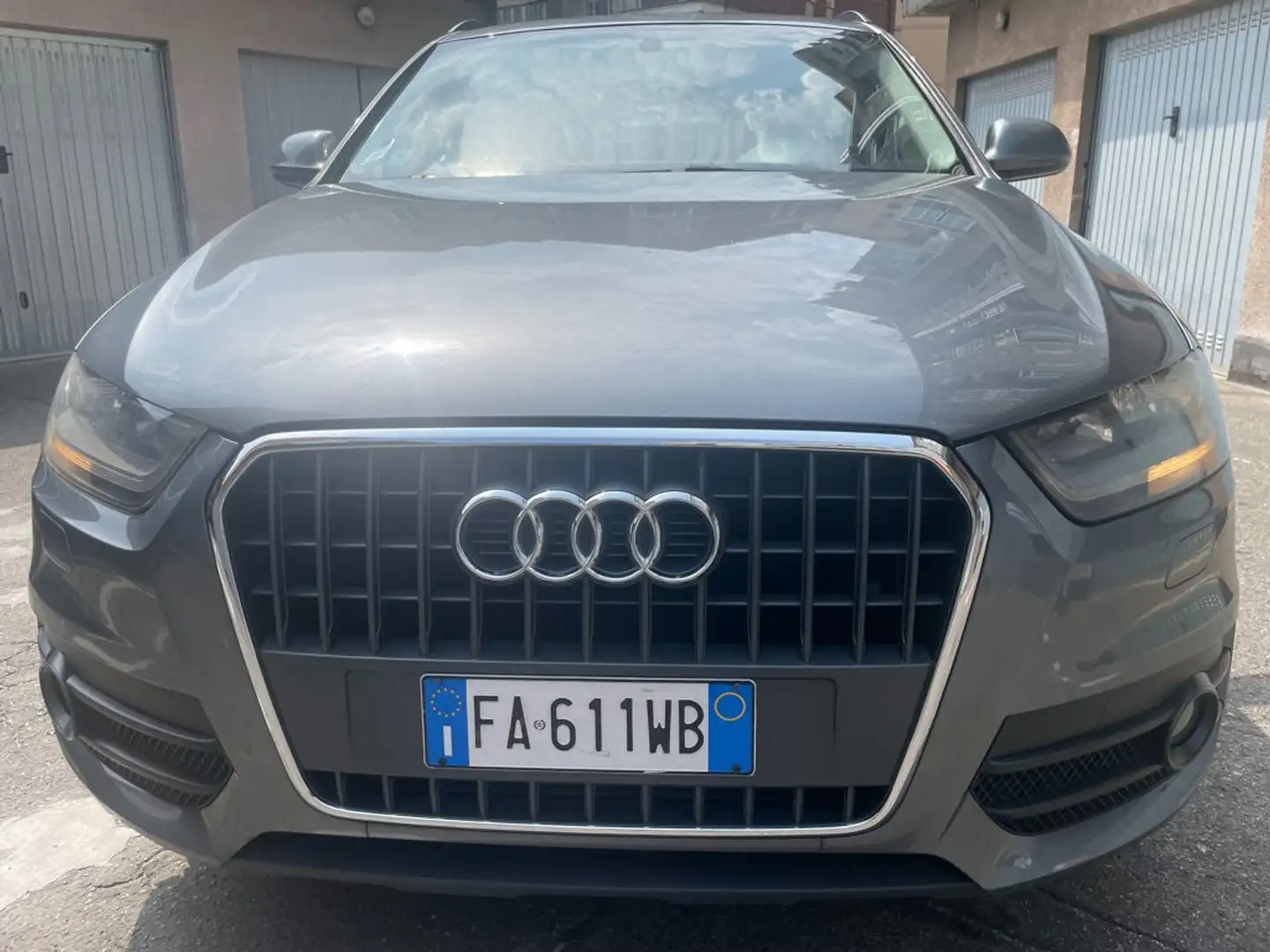 Audi Q3 Q3 2.0 tdi Business 140cv Grigio - 2