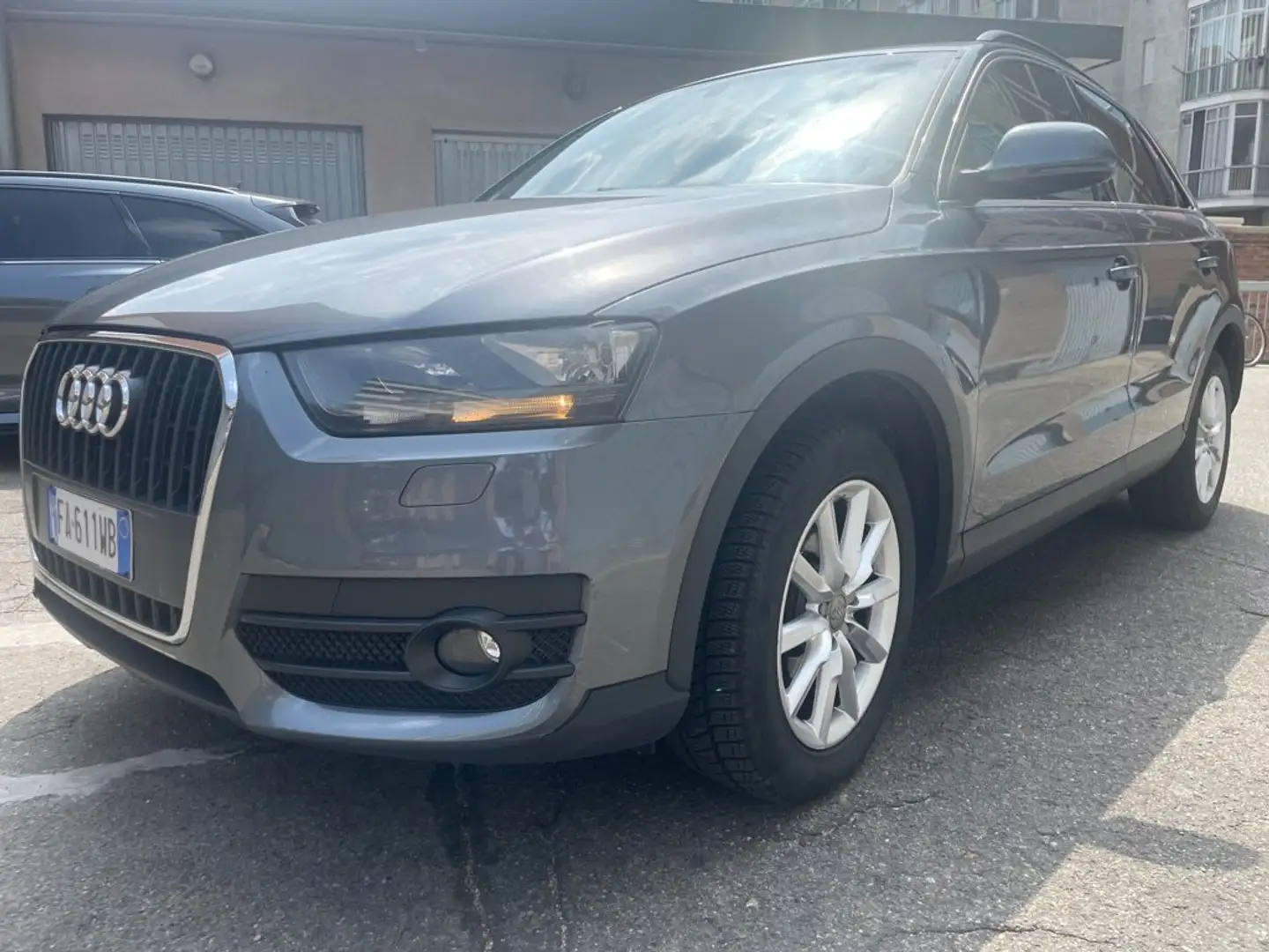 Audi Q3 Q3 2.0 tdi Business 140cv Grigio - 1