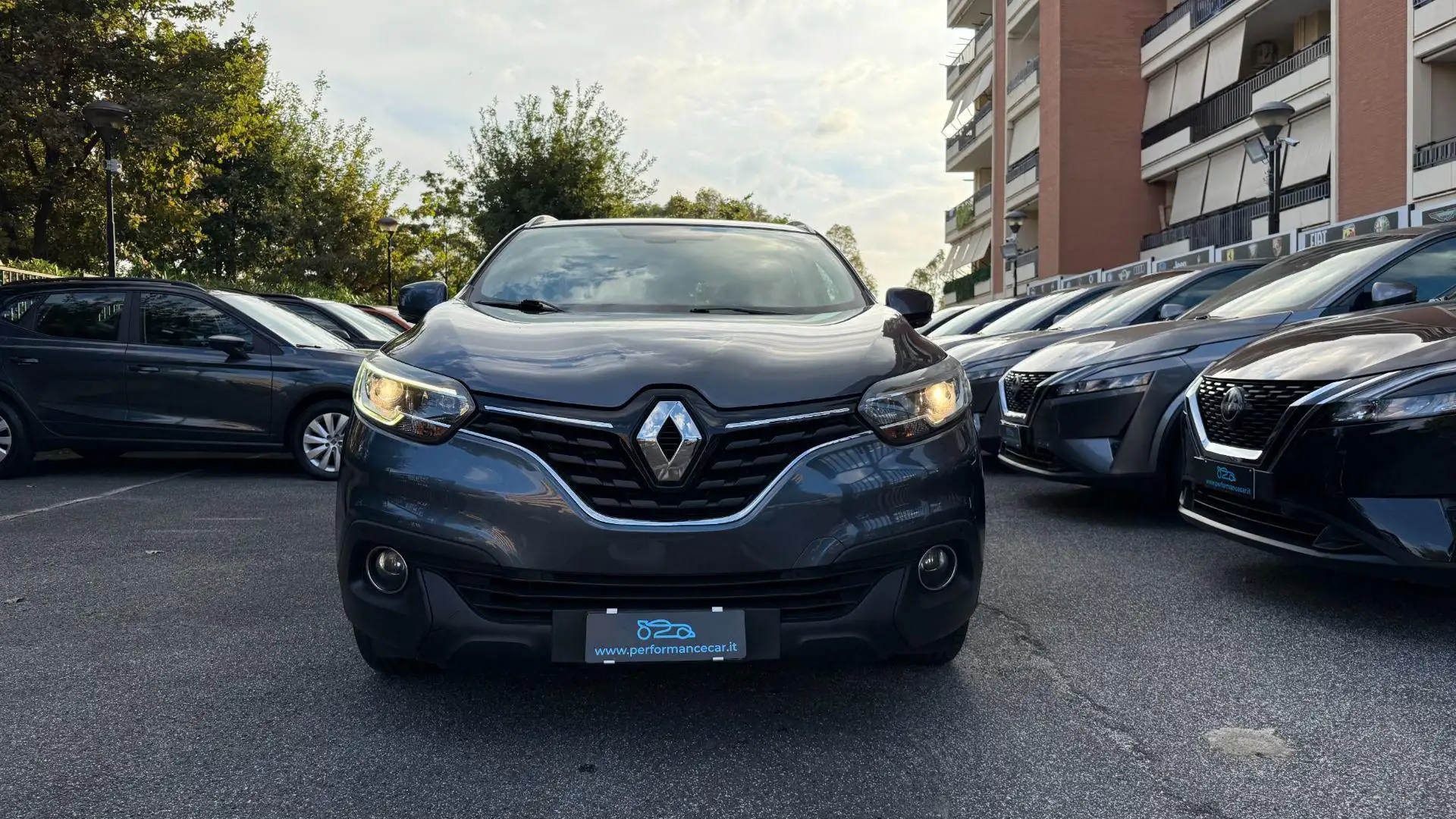Renault Kadjar 1.5DCI 8V 110CV EDC ENERGY HYPNOTIC*C.L.17*CARPLAY Grau - 2
