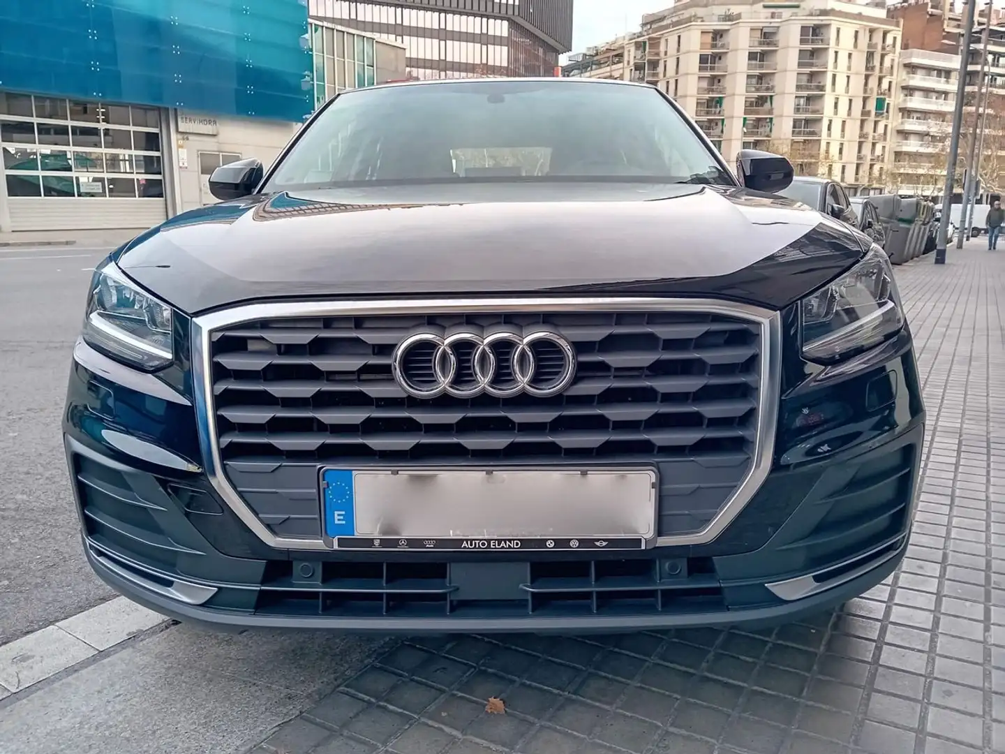 Audi Q2 30 TFSI Schwarz - 2
