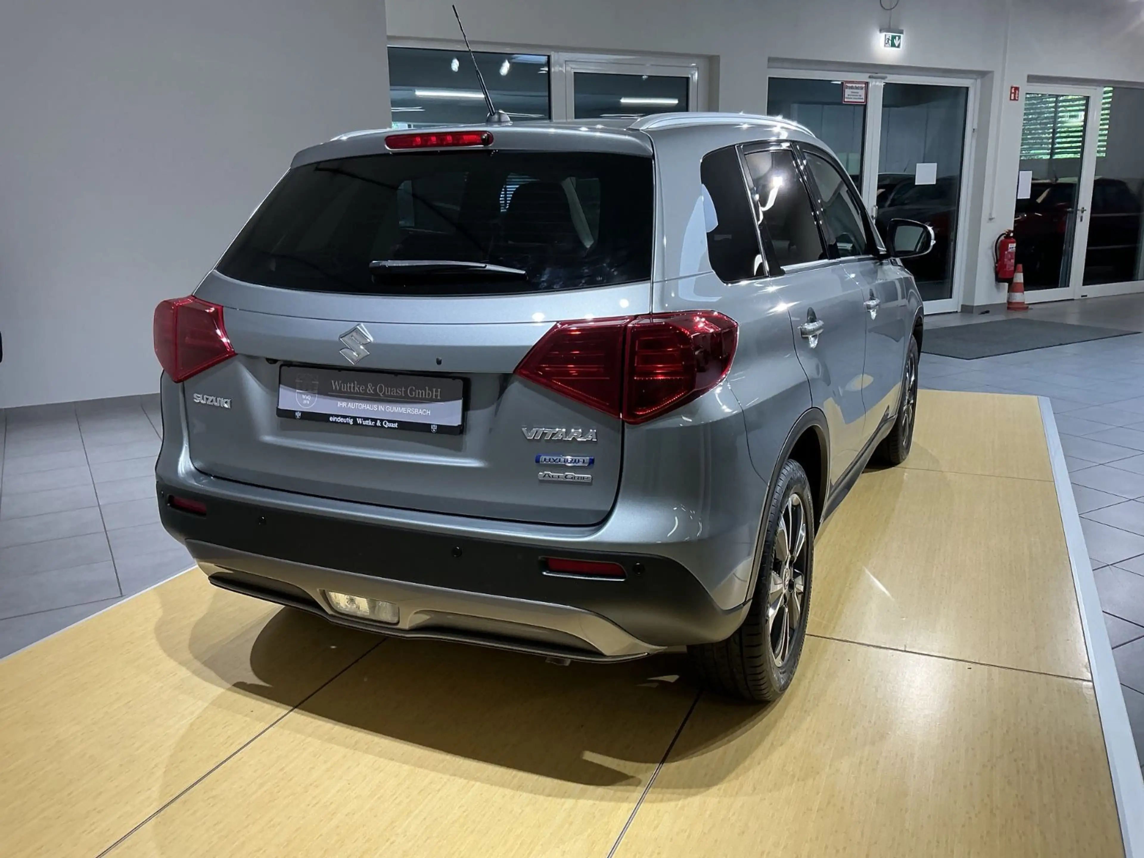 Suzuki Vitara 1.4 BOOSTERJET Hybrid Comfort+ 4x4 — photo 6