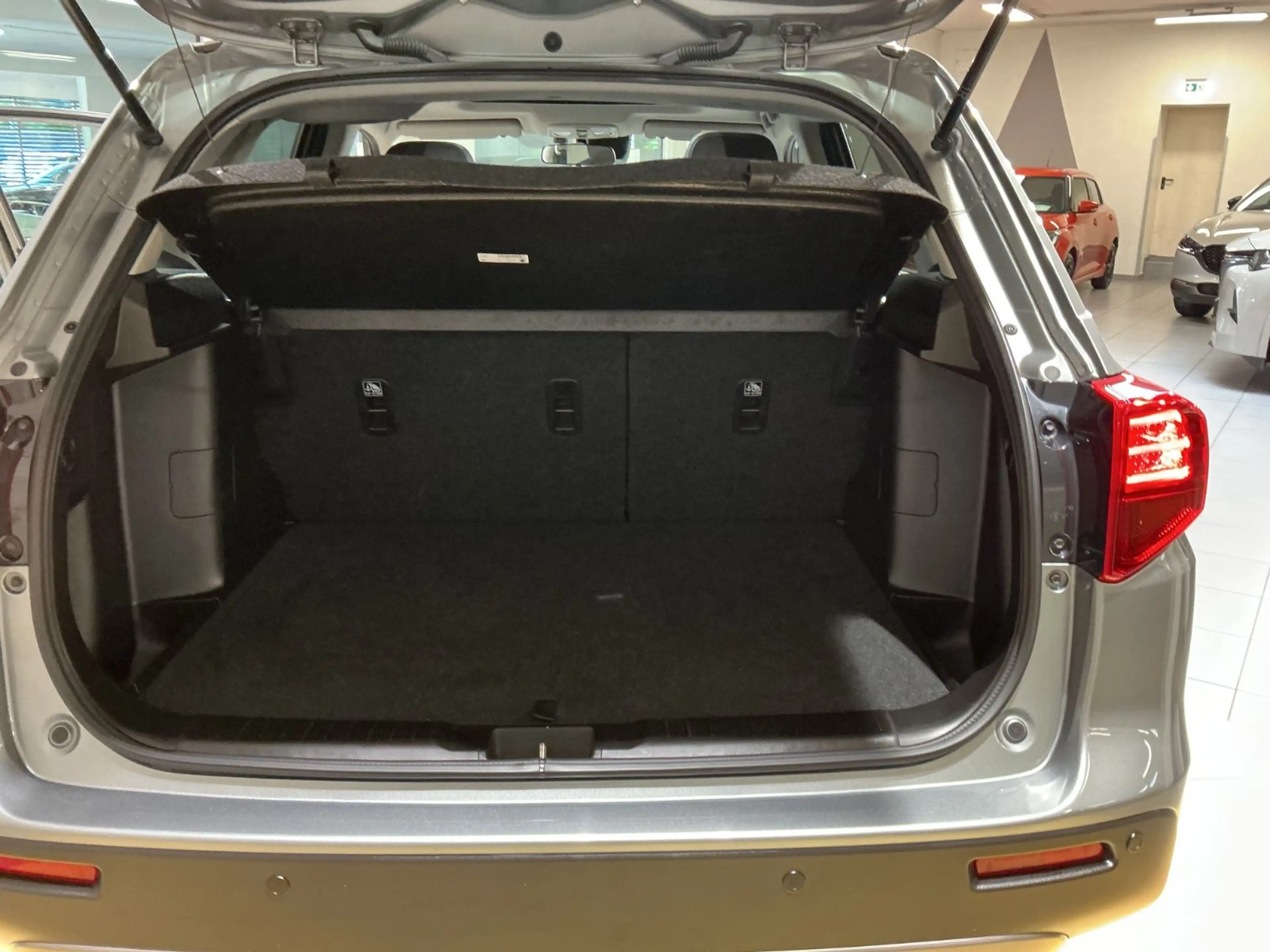 Suzuki Vitara 1.4 BOOSTERJET Hybrid Comfort+ 4x4 — photo 20