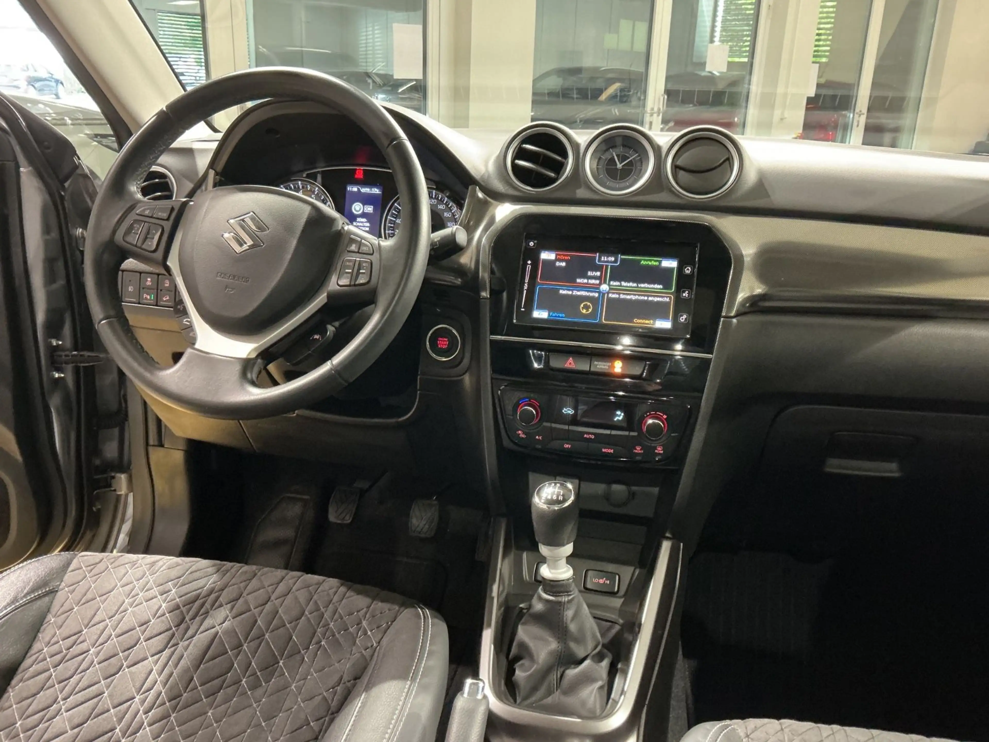 Suzuki Vitara 1.4 BOOSTERJET Hybrid Comfort+ 4x4 — photo 18