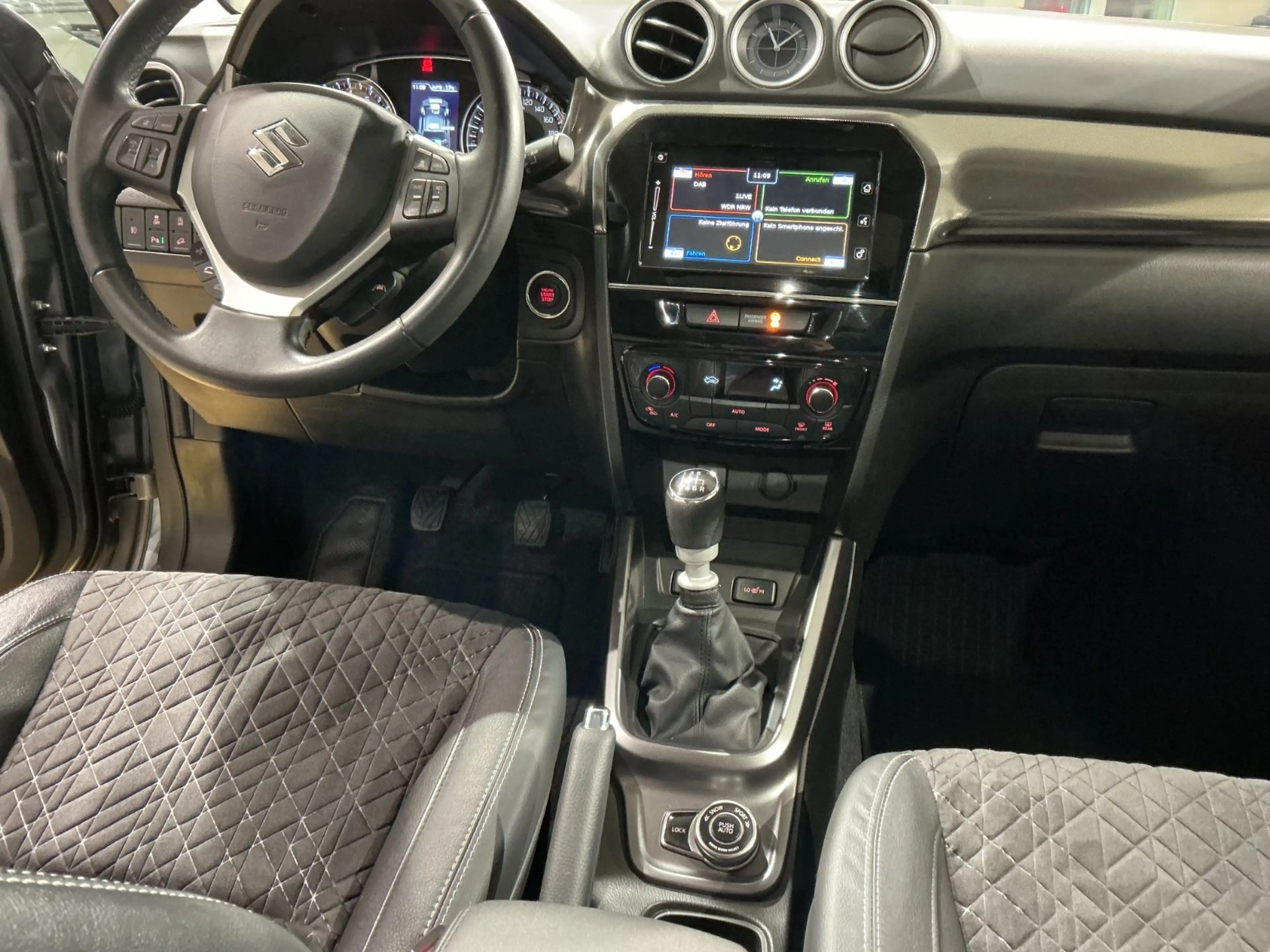 Suzuki Vitara 1.4 BOOSTERJET Hybrid Comfort+ 4x4 — photo 19