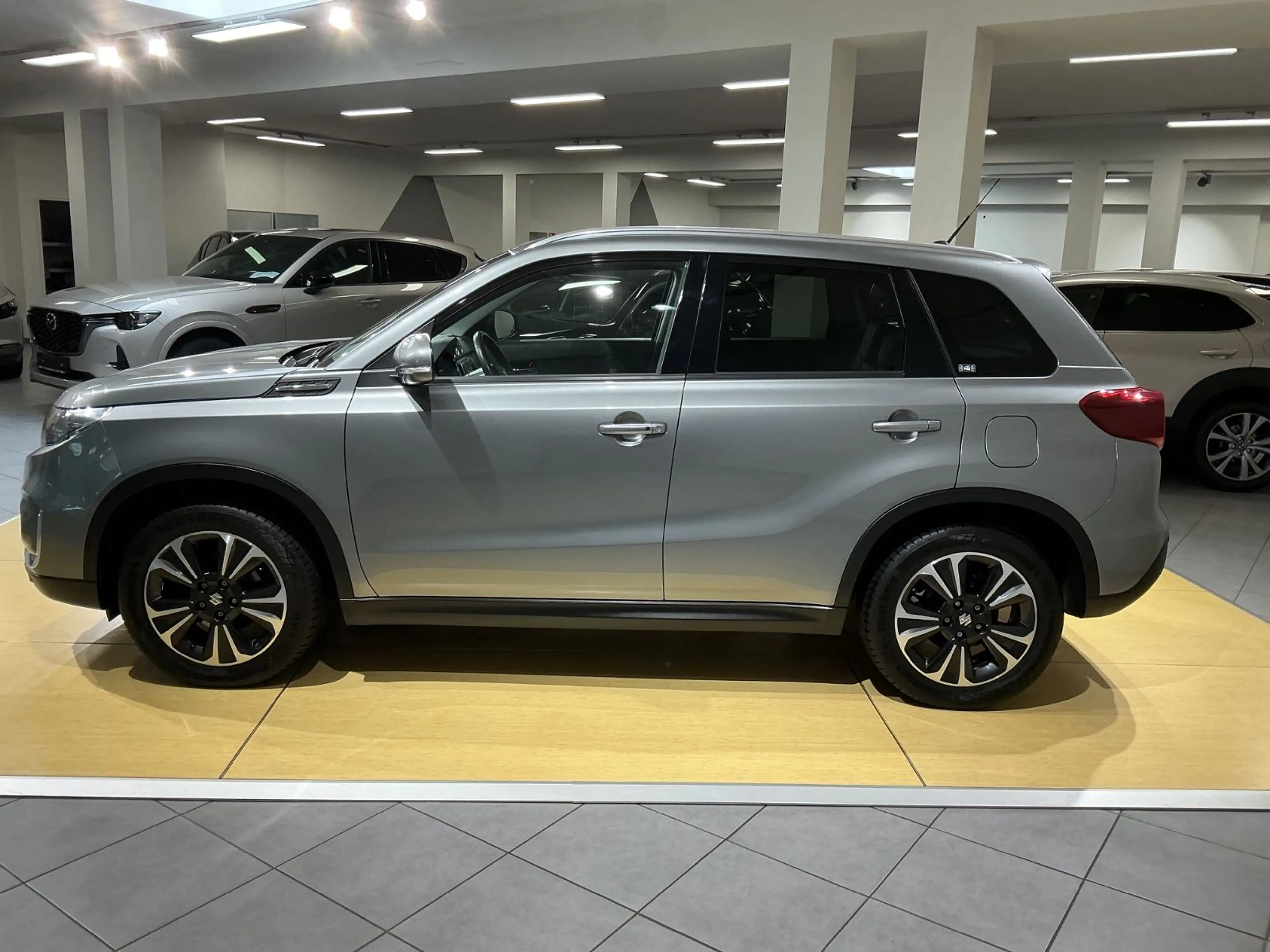 Suzuki Vitara 1.4 BOOSTERJET Hybrid Comfort+ 4x4 — photo 9