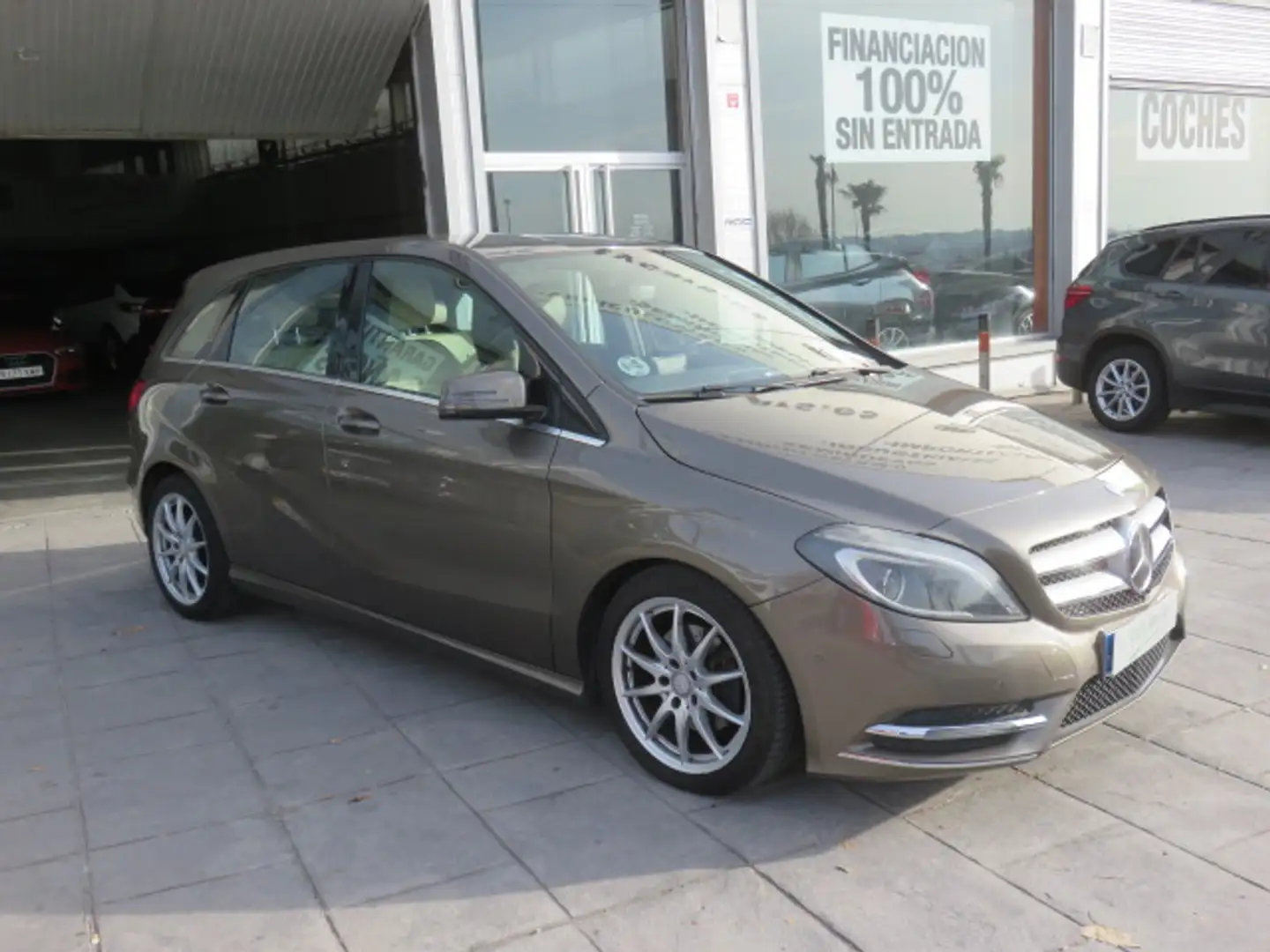 Mercedes-Benz B 180 180CDI BE 7G-DCT Beige - 1