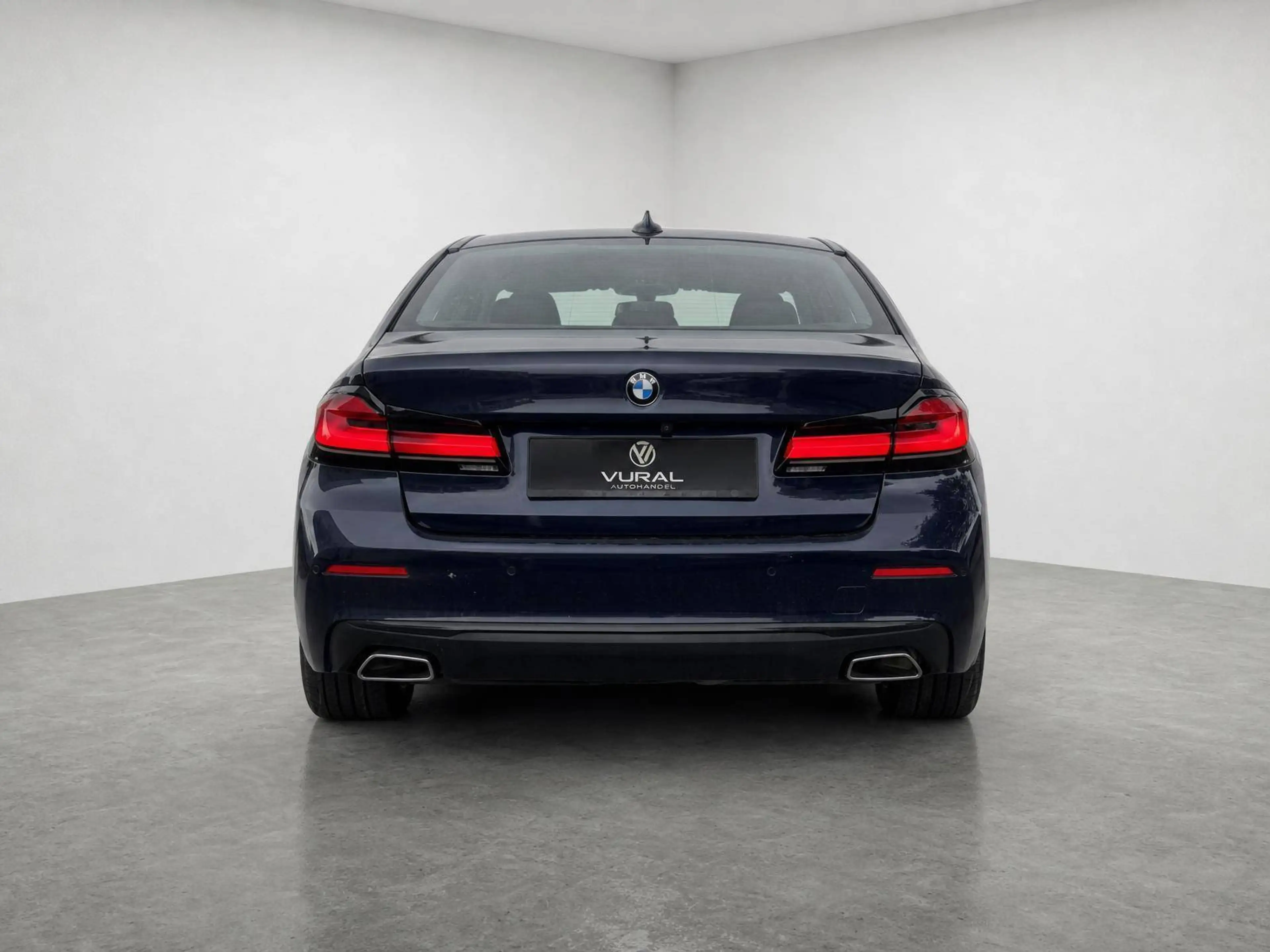 BMW 520 d G30 Facelift Luxury Line | Laserlight | Head-Up | Rückfahrkamera | Anhängerkupplung | — photo 6