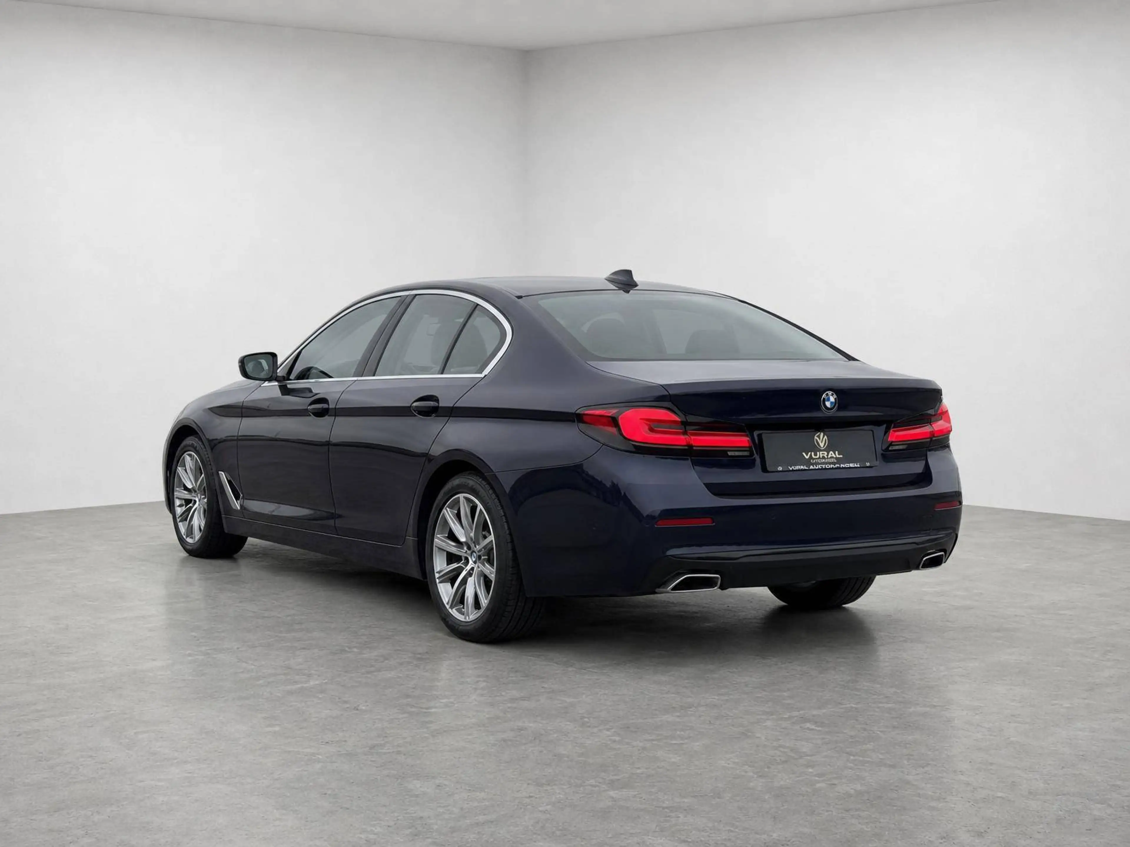 BMW 520 d G30 Facelift Luxury Line | Laserlight | Head-Up | Rückfahrkamera | Anhängerkupplung | — photo 7